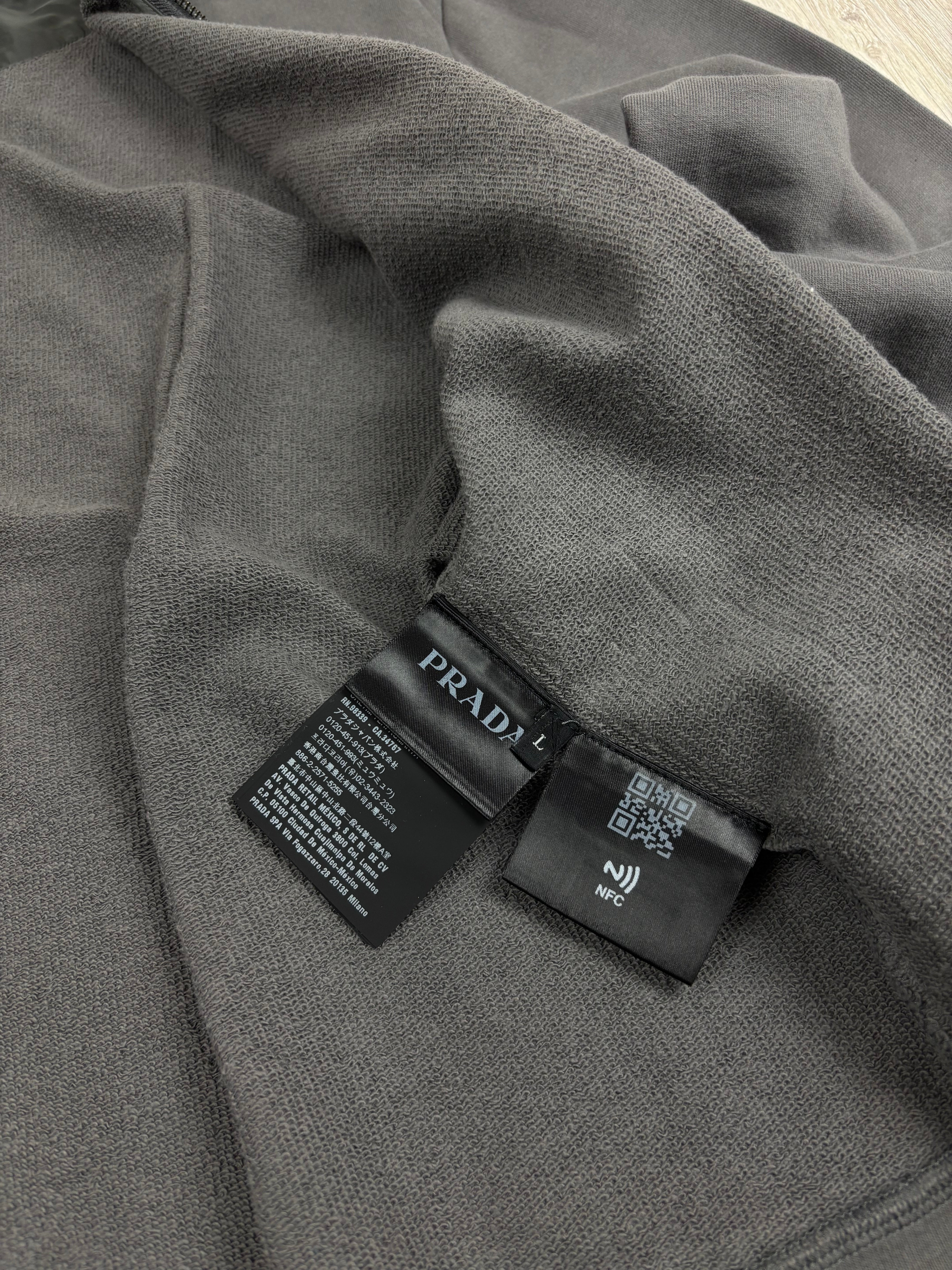 Gilet Prada gris taille L - Détail