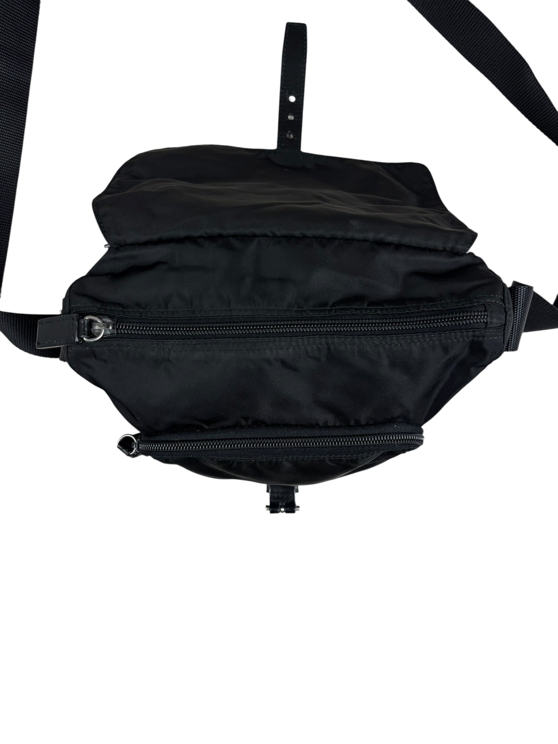Sacoche PRADA noir taille UNI - Logo et étiquette