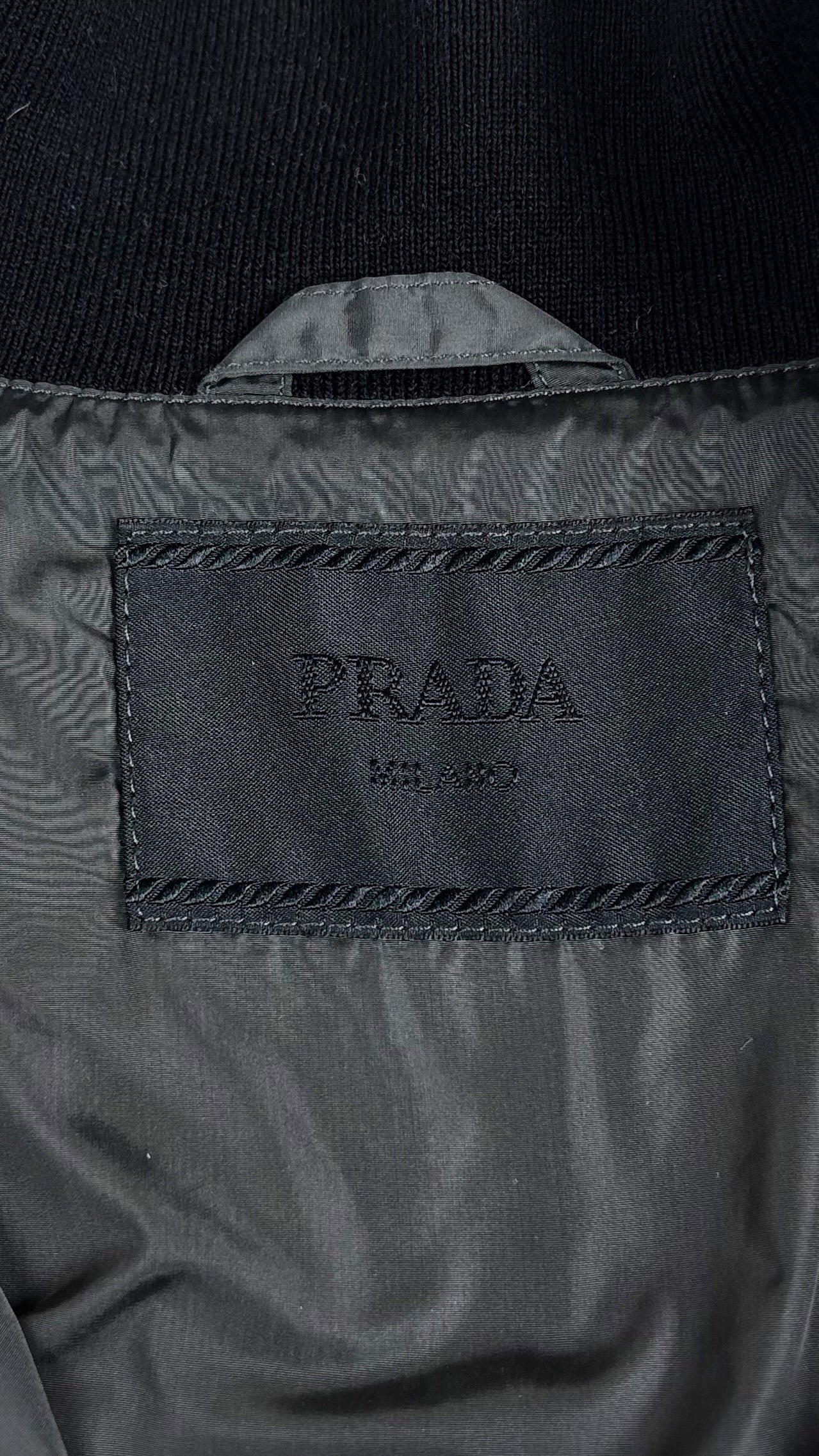 Veste Prada gris taille 50 - Logo et étiquette