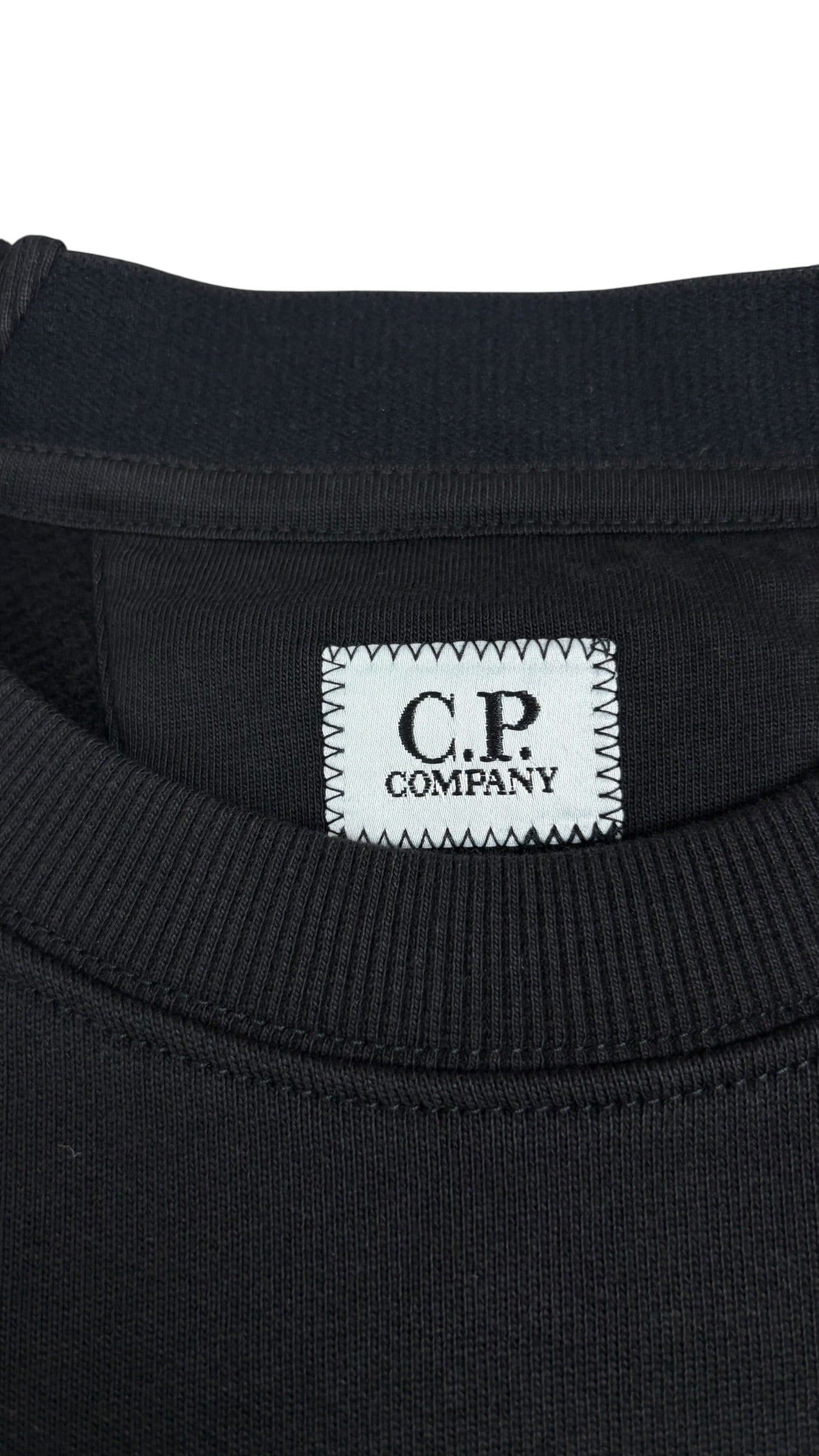 Crewneck C.P Company noir neuf Collection 2026 - vue 3/5
