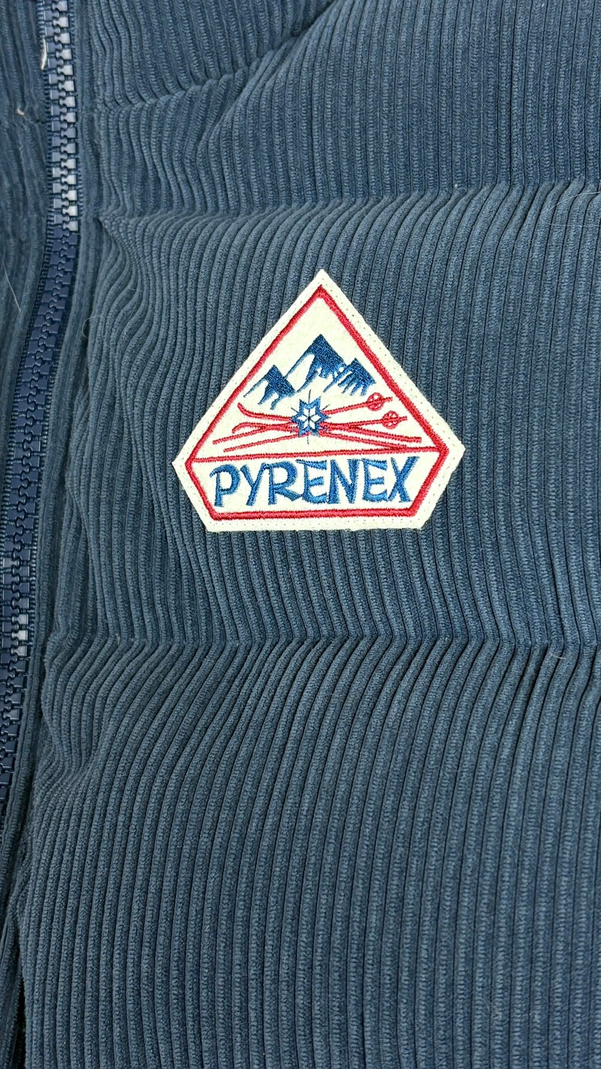 Gilet Doudoune Pyrenex John 2 Velvet marine, détail étiquettes et finitions — vue 3