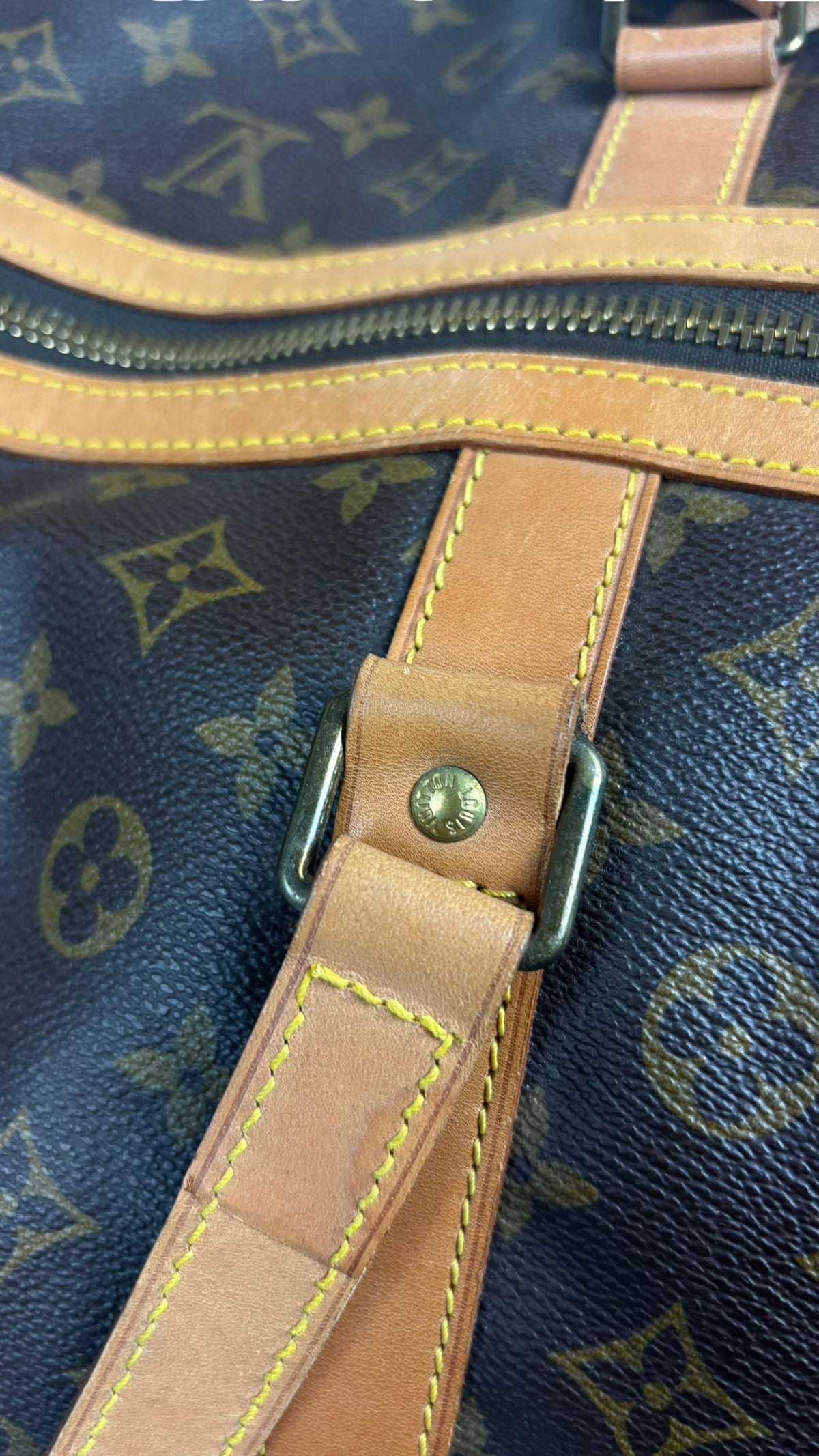 Sac Louis Vuitton Keepall 55 Toile Monogram marron - vue 4/9