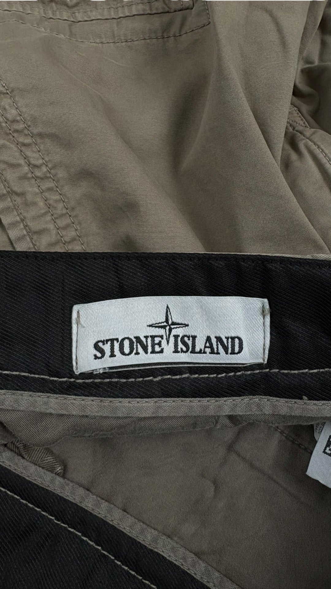 Short cargo Stone Island crème W29 reconditionné - logo | Authentique NB08