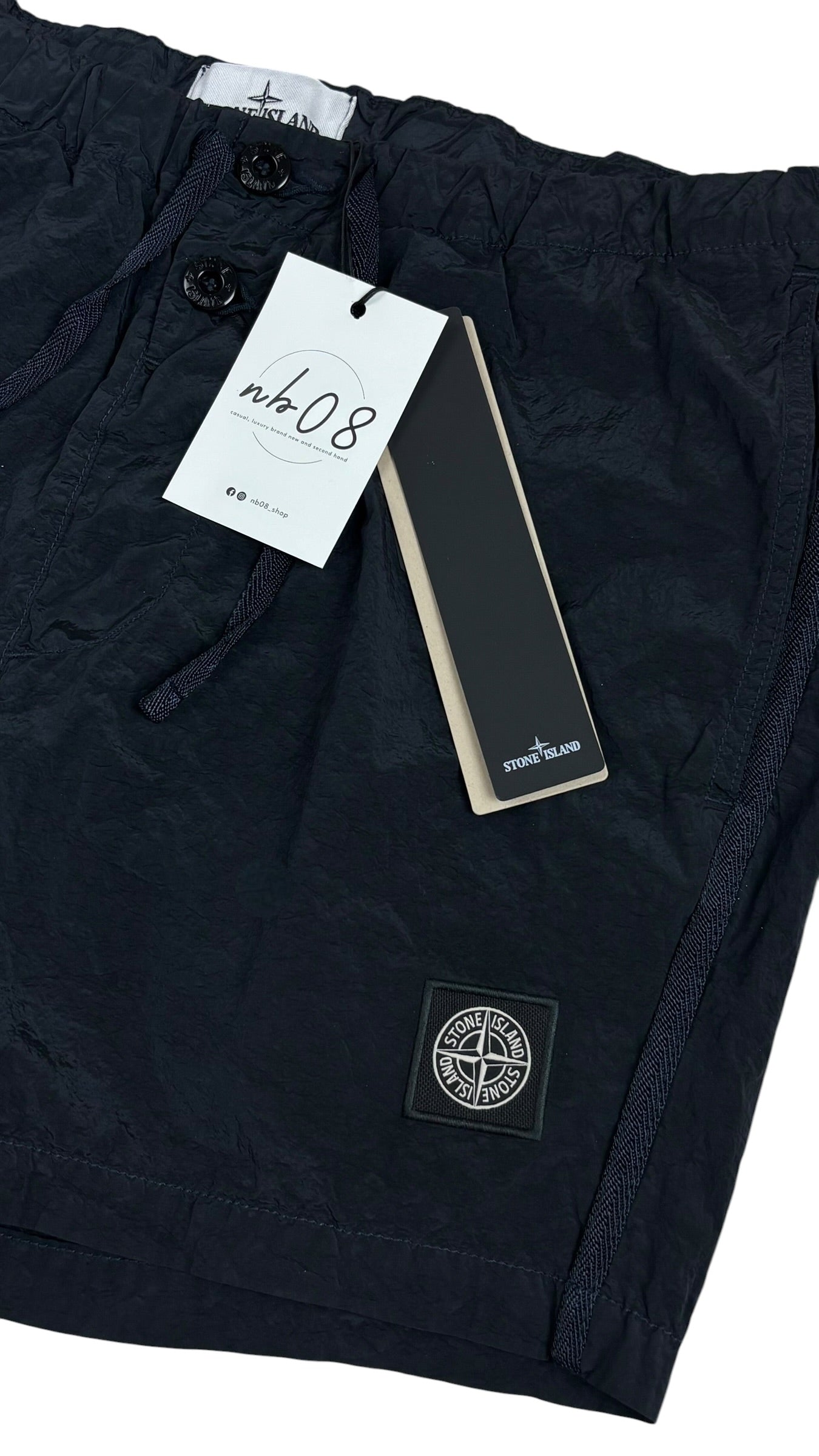 Short de bain Stone Island Nylon Metal marine collection 2026 neuf avec étiquettes - vue dos | Authentique NB08