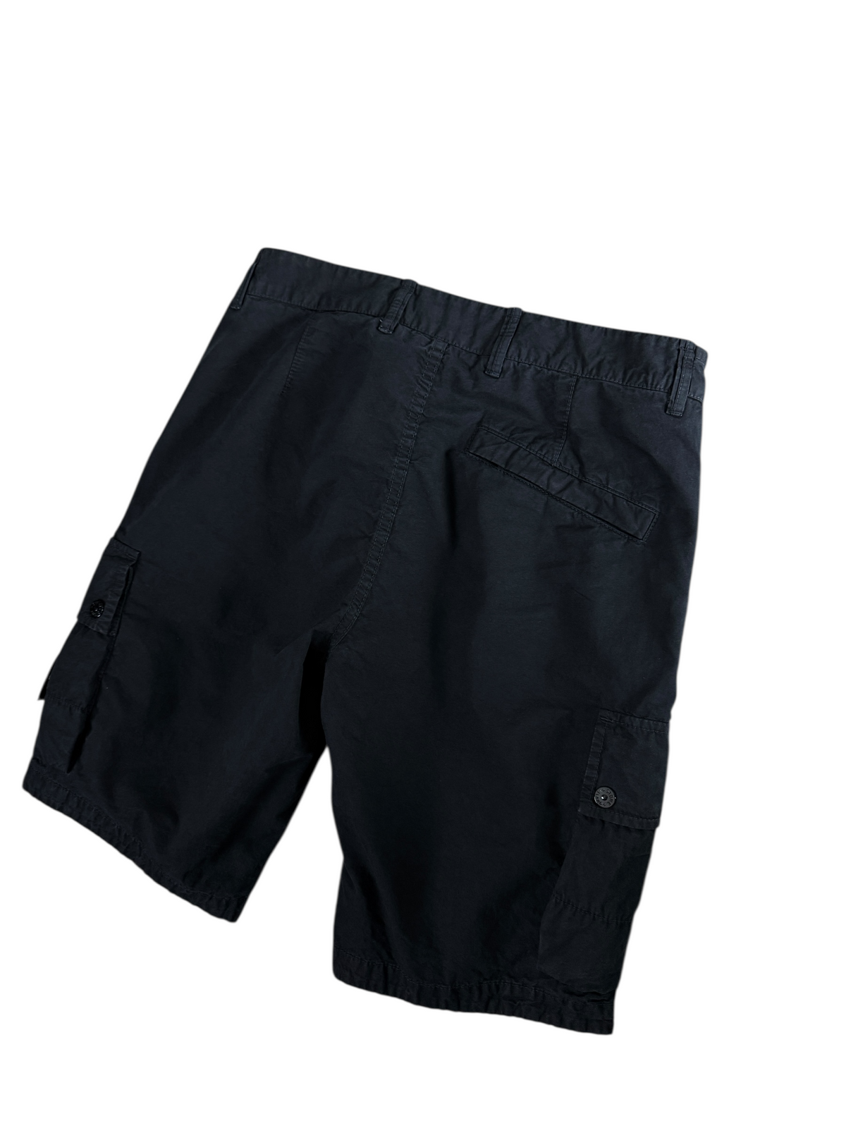 Bermuda Cargo Stone Island marine, détail étiquettes et finitions — vue 3
