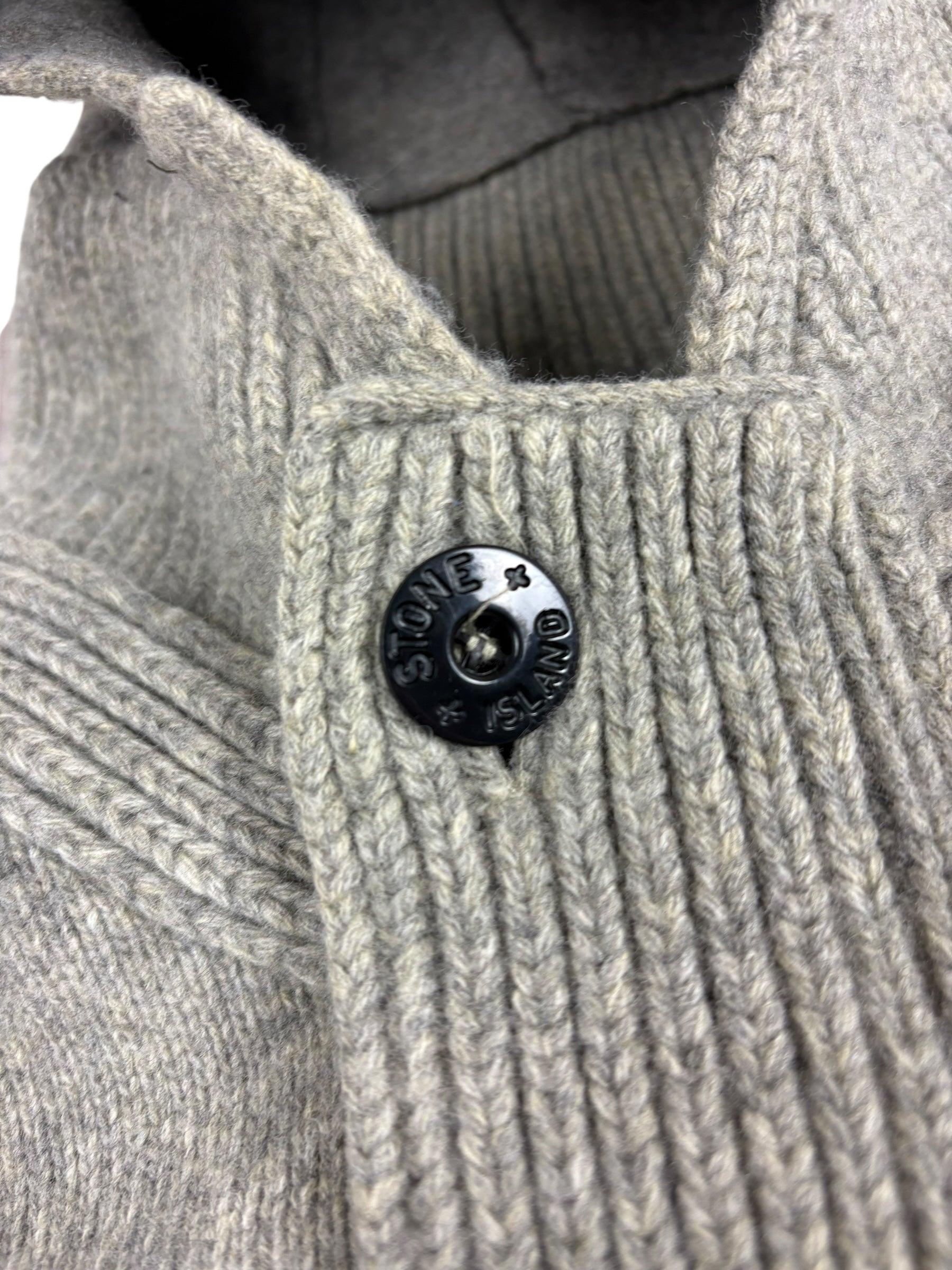 Cardigan Stone Island gris taille S - Détail