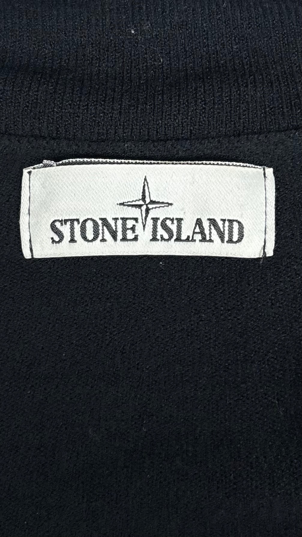 Cardigan Zippé Stone Island noir taille L, détail étiquettes et finitions — vue 3