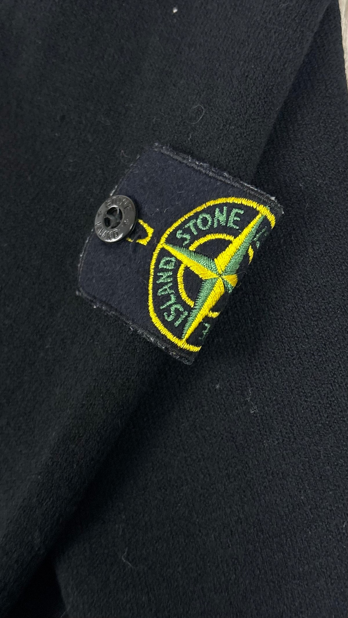 Cardigan Zippé Stone Island noir taille L, détail étiquettes et finitions — vue 4