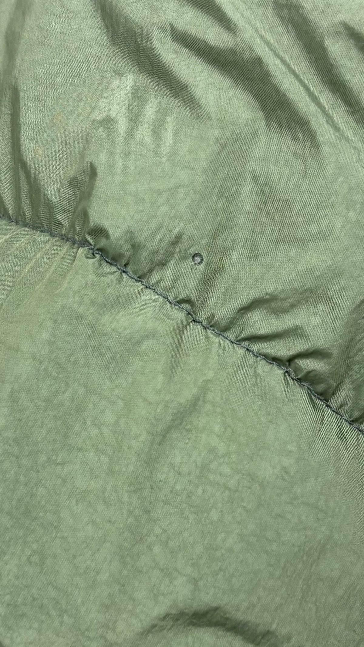 Doudoune Stone Island Garment Dyed Crinkle Reps NY Down vert taille S, détail étiquettes et finitions — vue 4