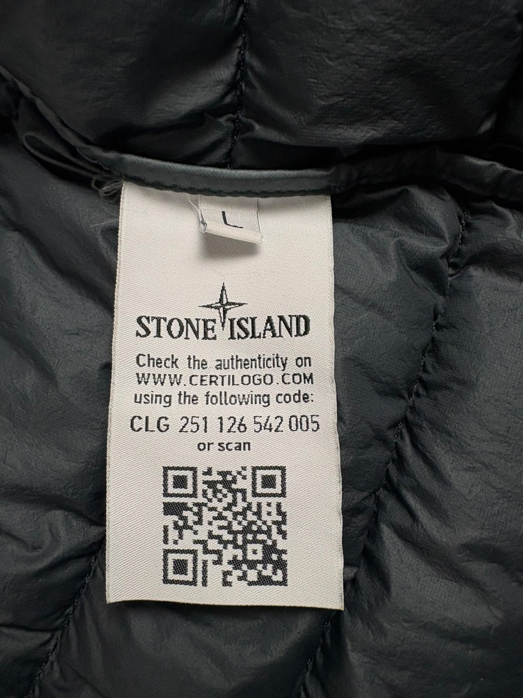 Doudoune Stone Island marine taille L - Logo et étiquette