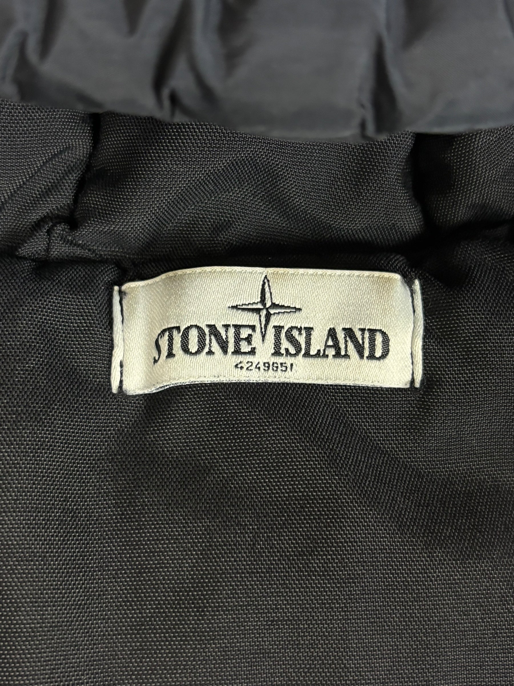 Doudoune Stone Island marine taille M - Logo et étiquette