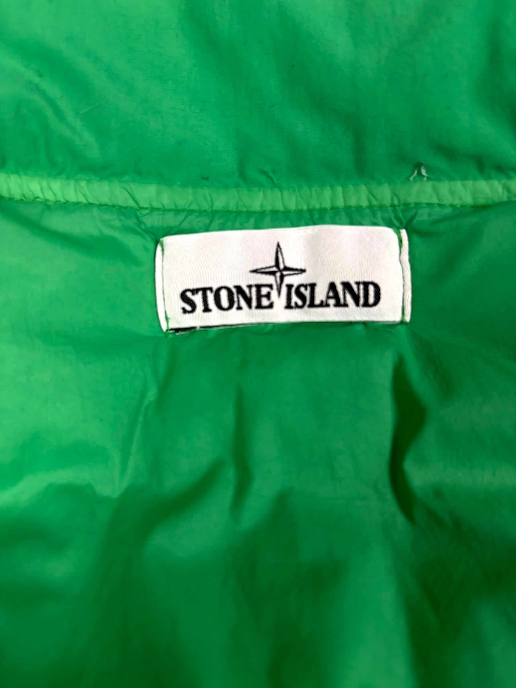 Doudoune Stone Island vert taille M - Logo et étiquette