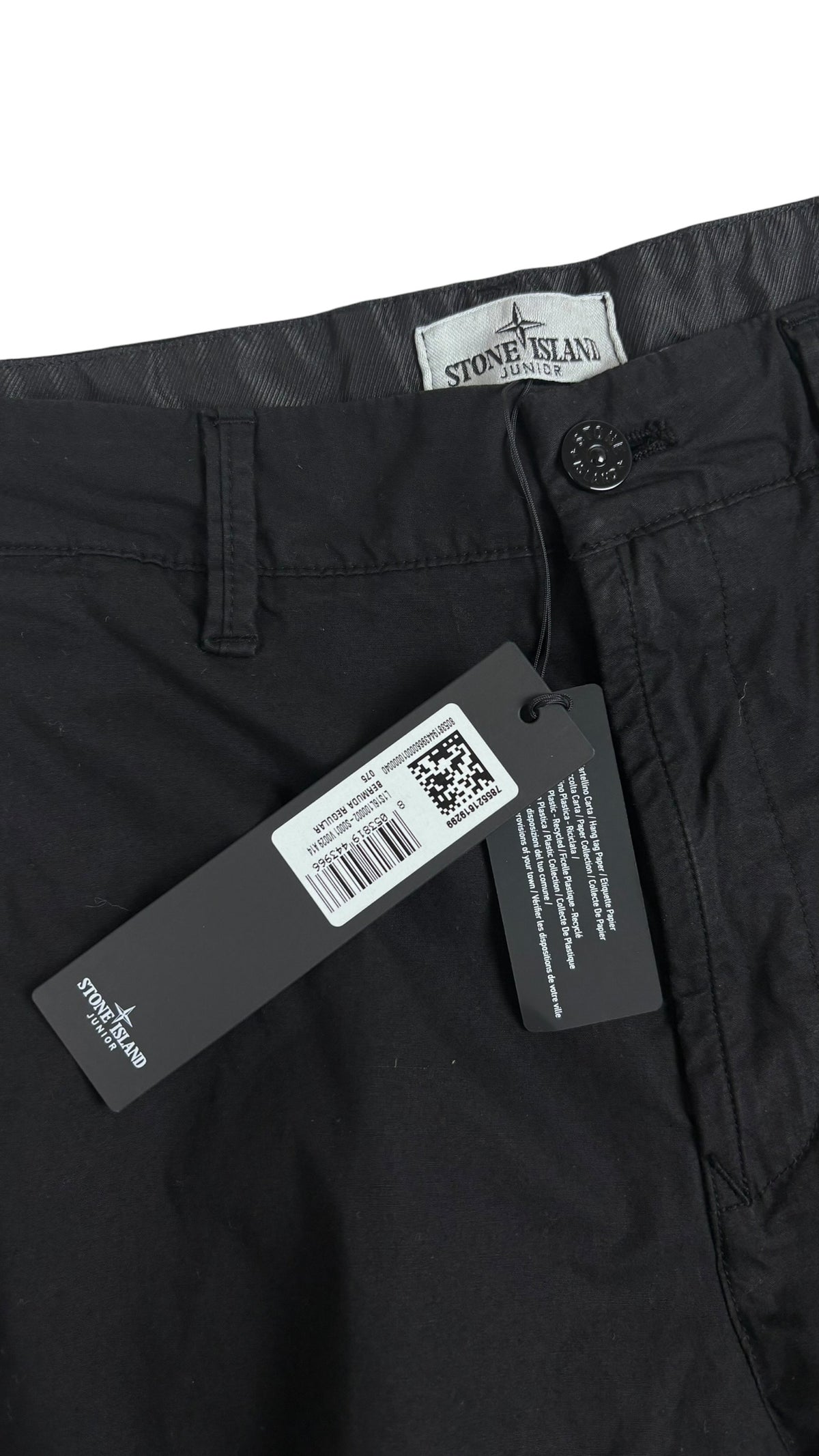 Bermuda Stone Island Junior noir taille 14 ans, détail étiquettes et finitions — vue 4
