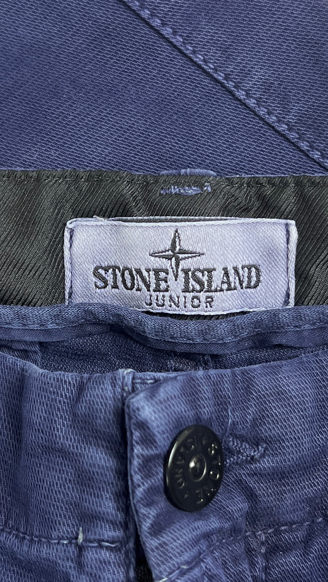 Pantalon Cargo Stone Island Junior marine taille 12 ans, détail étiquettes et finitions — vue 3