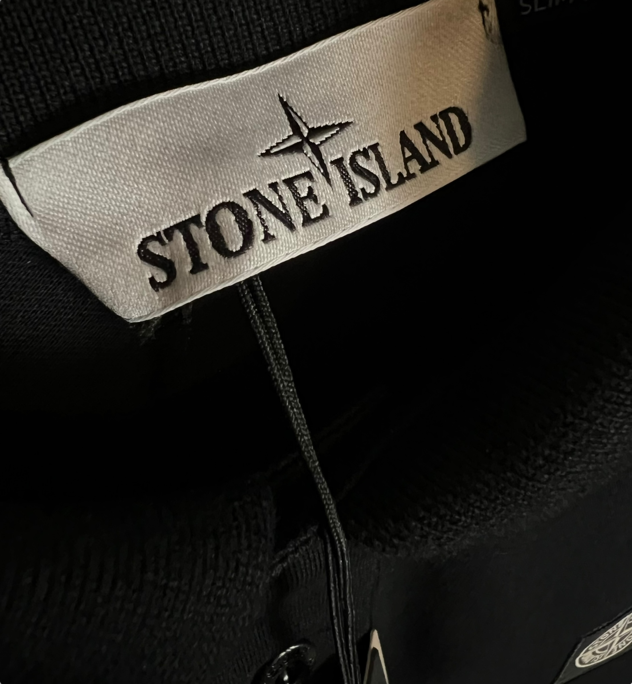 Polo Stone Island noir taille L - Vue côté