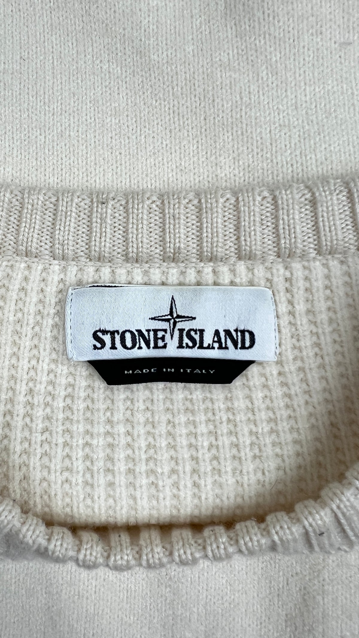 Pull en Laine Stone Island écru, détail étiquettes et finitions — vue 4