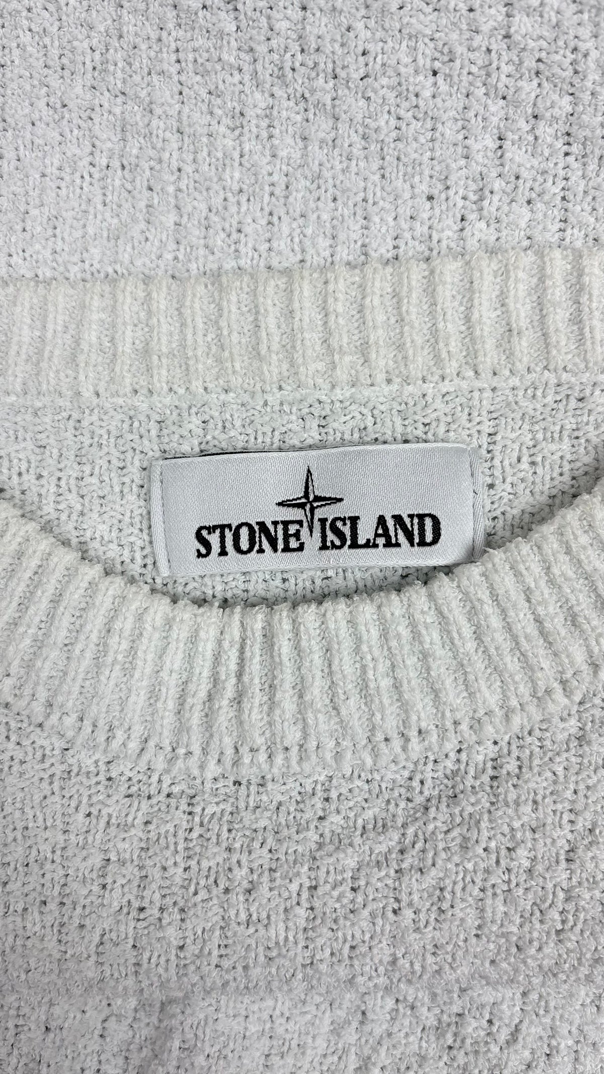 Pull en Maille Éponge Stone Island blanc, détail étiquettes et finitions — vue 3