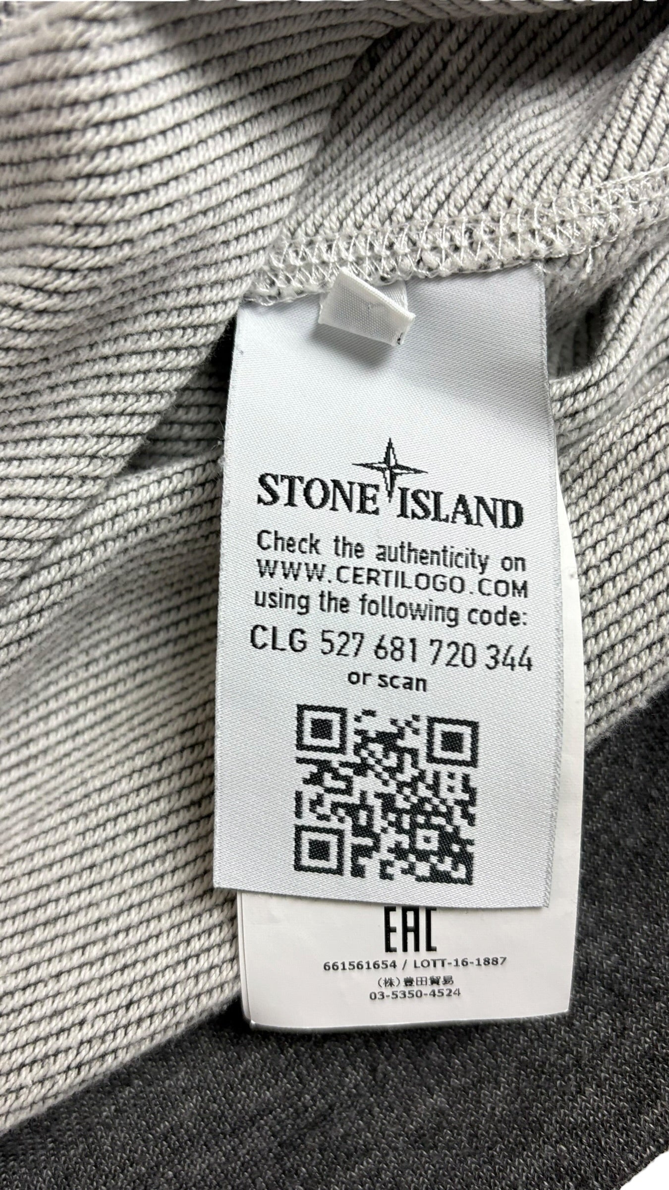 Pull Stone Island gris taille S - Logo et étiquette