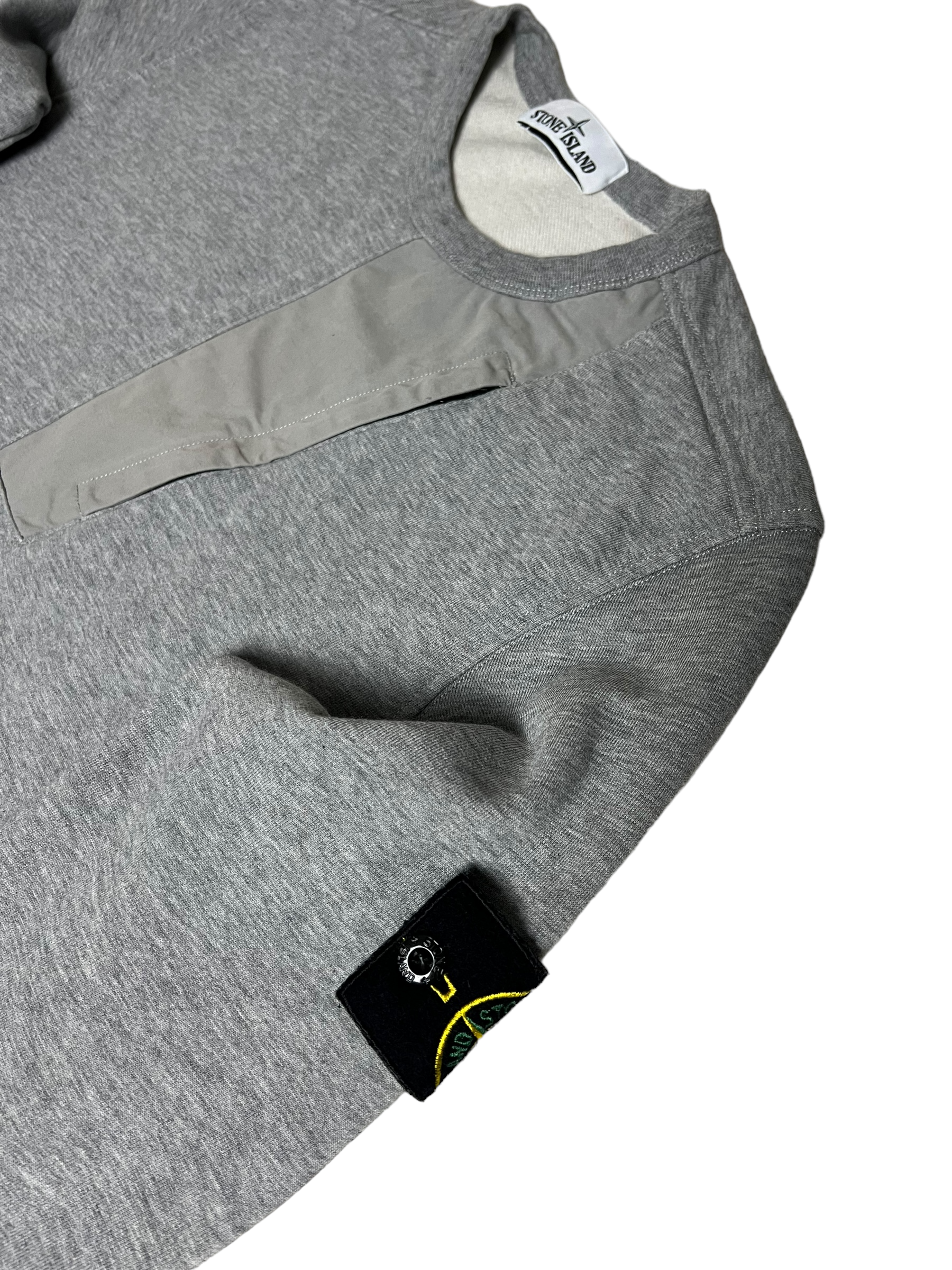 Pull Stone Island gris taille S - Logo et étiquette