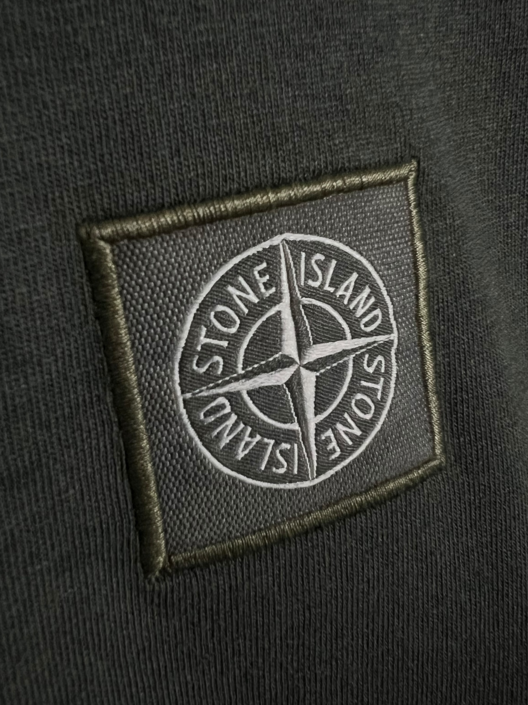 Pull Stone Island kaki taille M - Détail