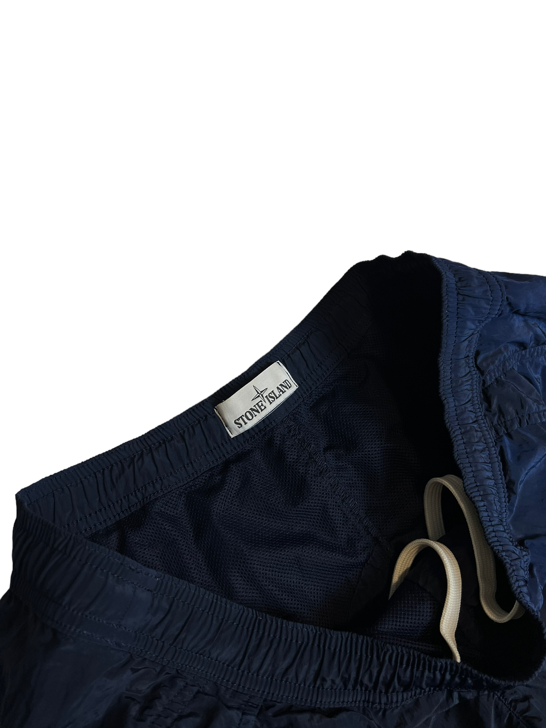 Short Stone Island bleu taille M - Logo et étiquette