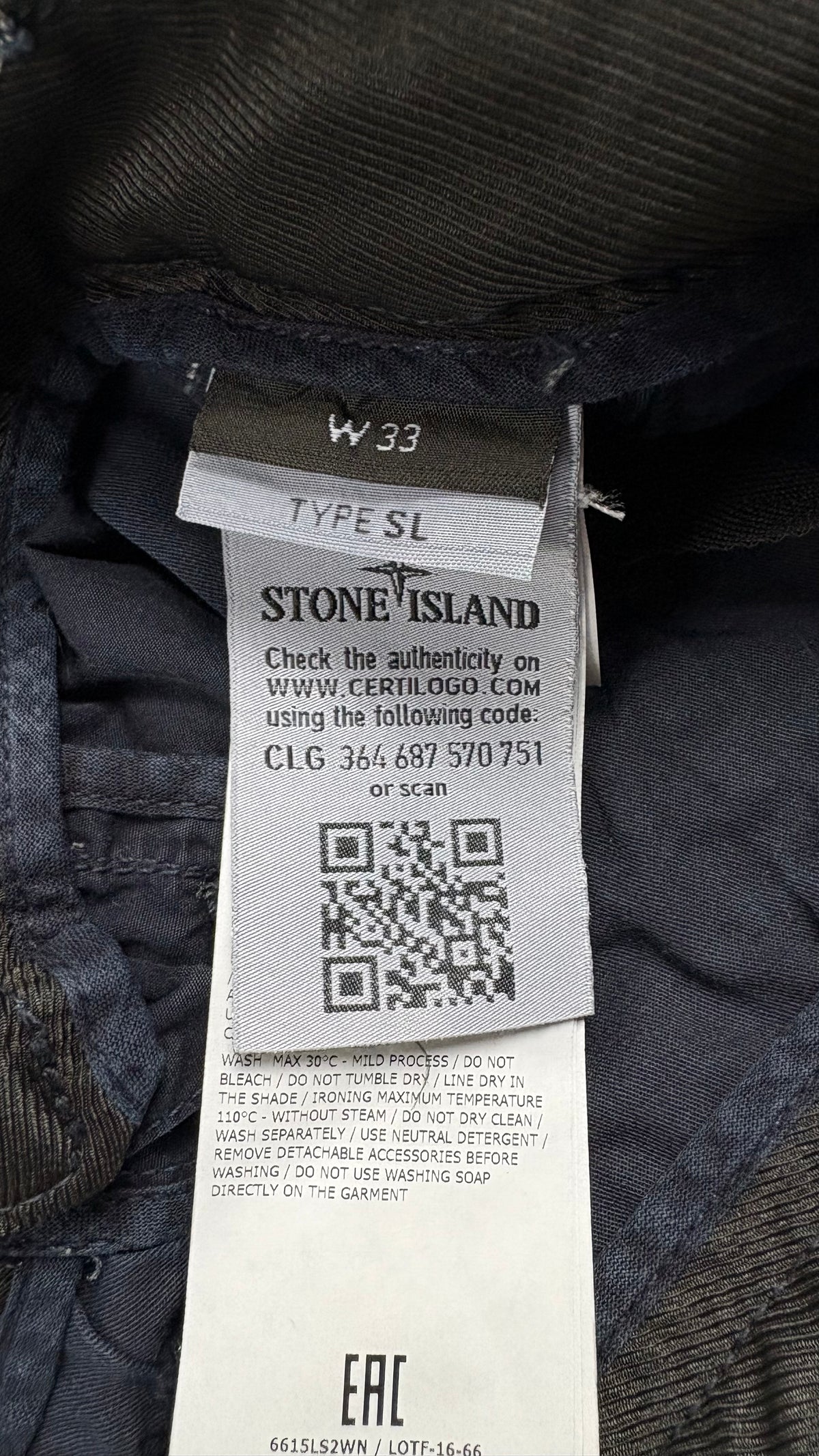 Short Cargo Stone Island marine, détail étiquettes et finitions — vue 5