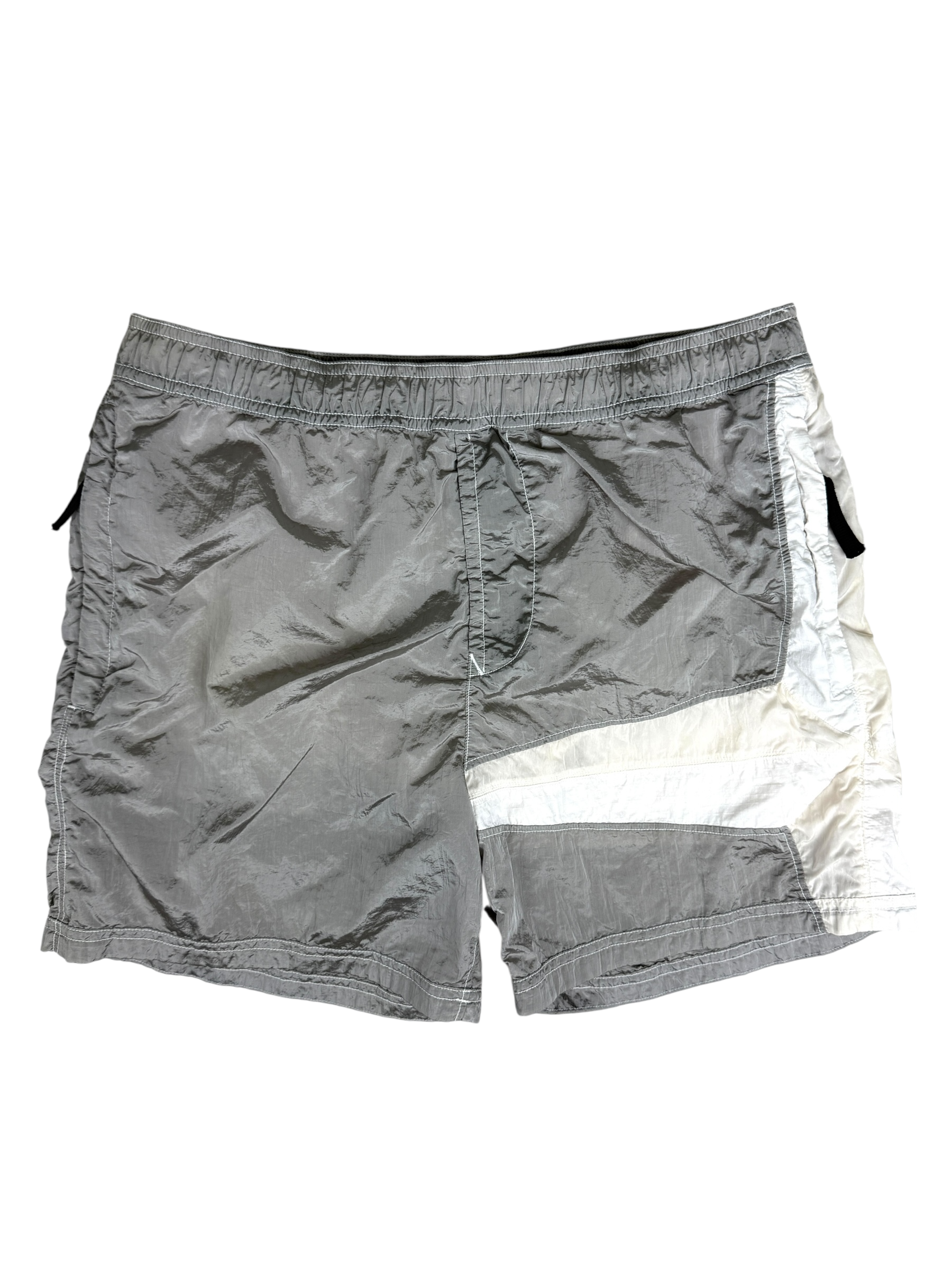 Short Stone Island gris taille L - Vue de face
