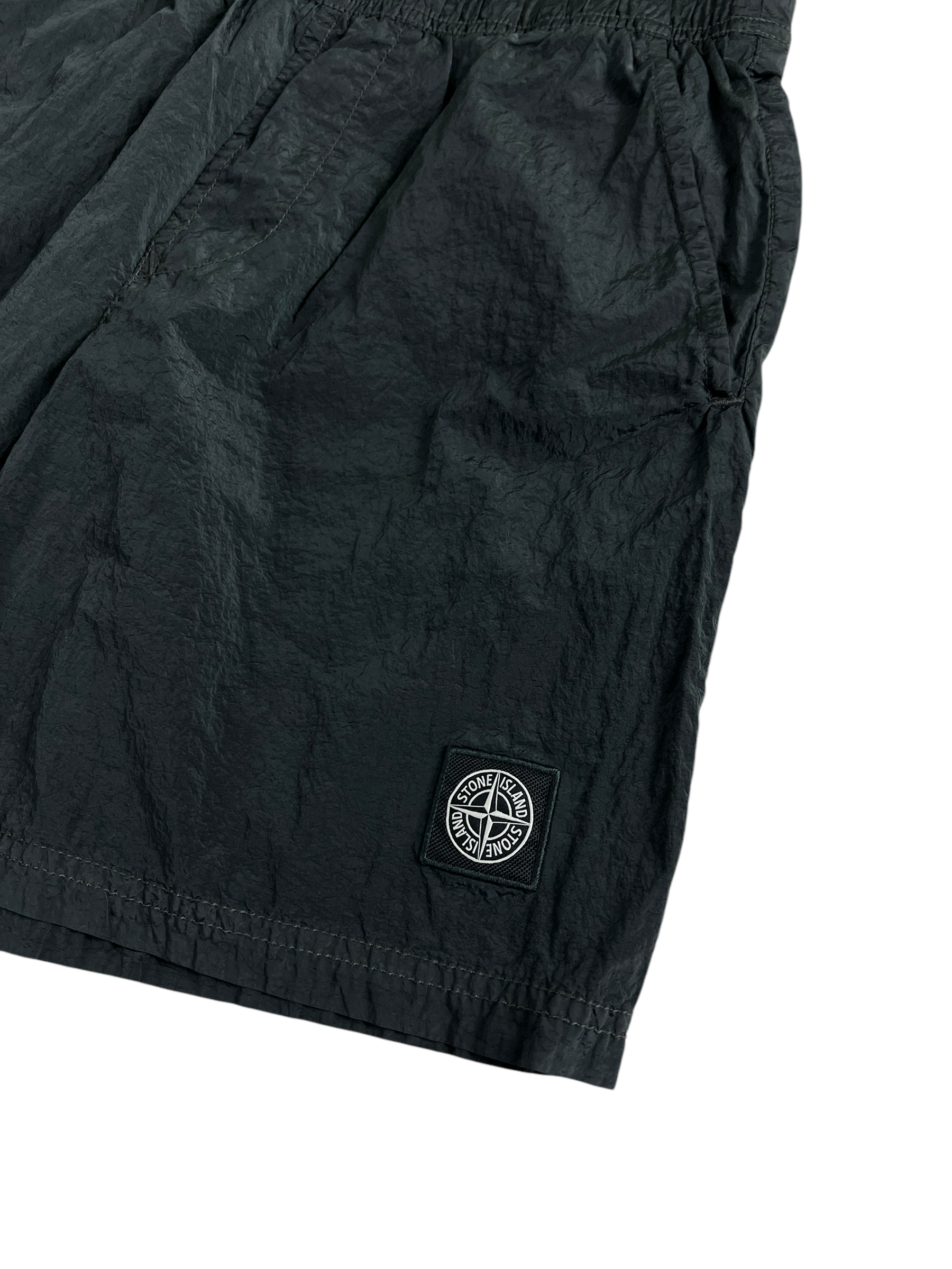 Short Stone Island gris taille S - Logo et étiquette
