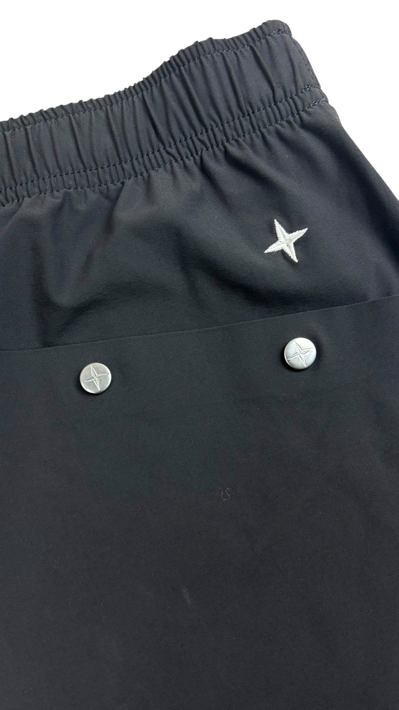 Short Stone Island gris taille W34 neuf - vue 3/5