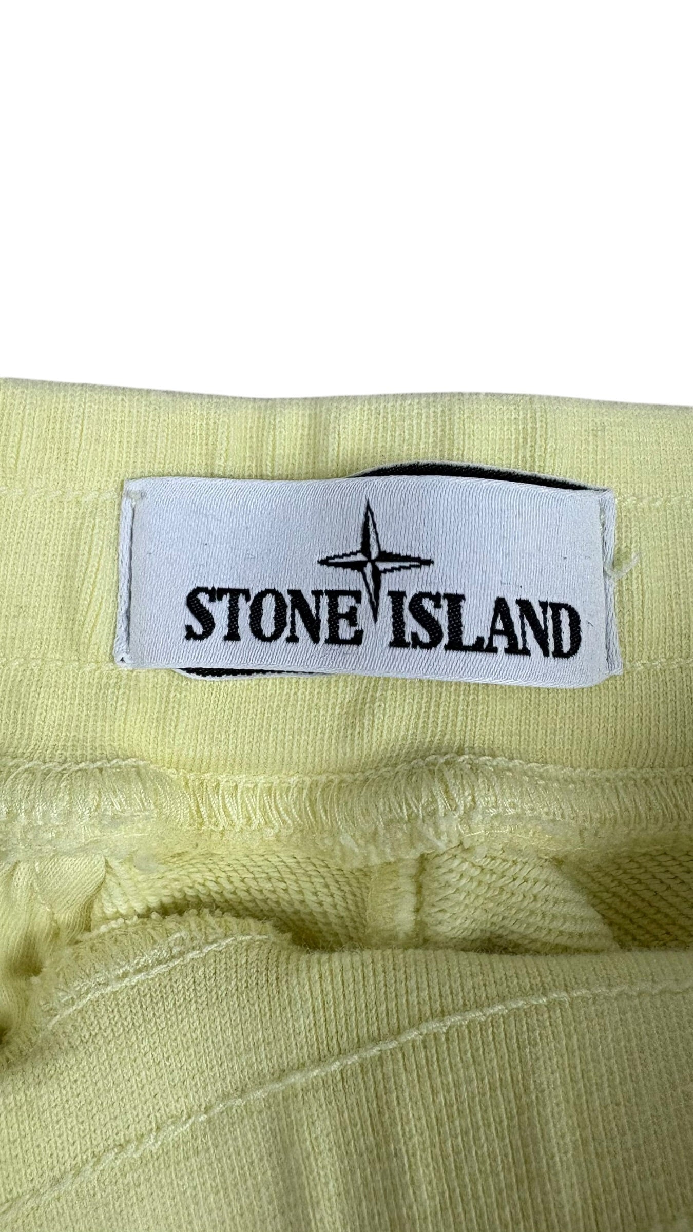 Short Stone Island jaune taille S - Logo et étiquette