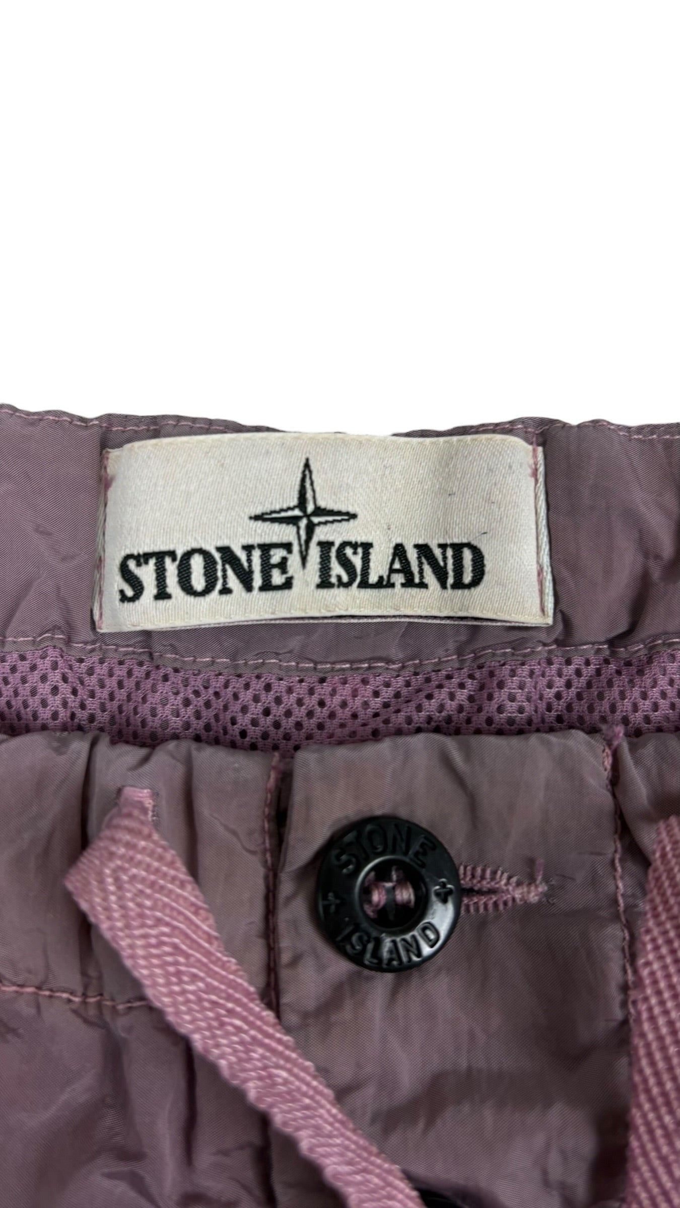 Short Stone Island rose taille M - Logo et étiquette