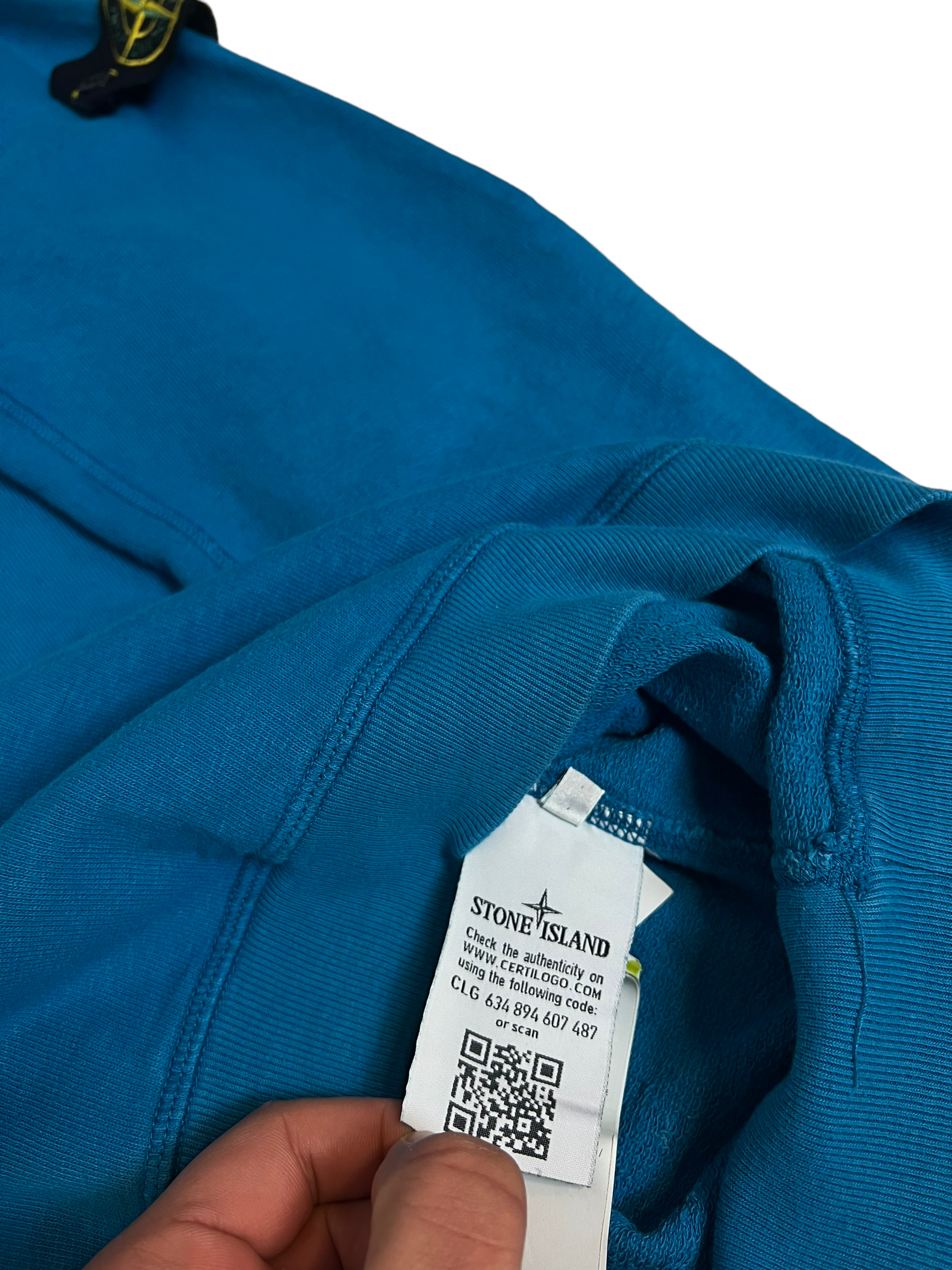 Sweat Stone Island bleu taille L - Logo et étiquette