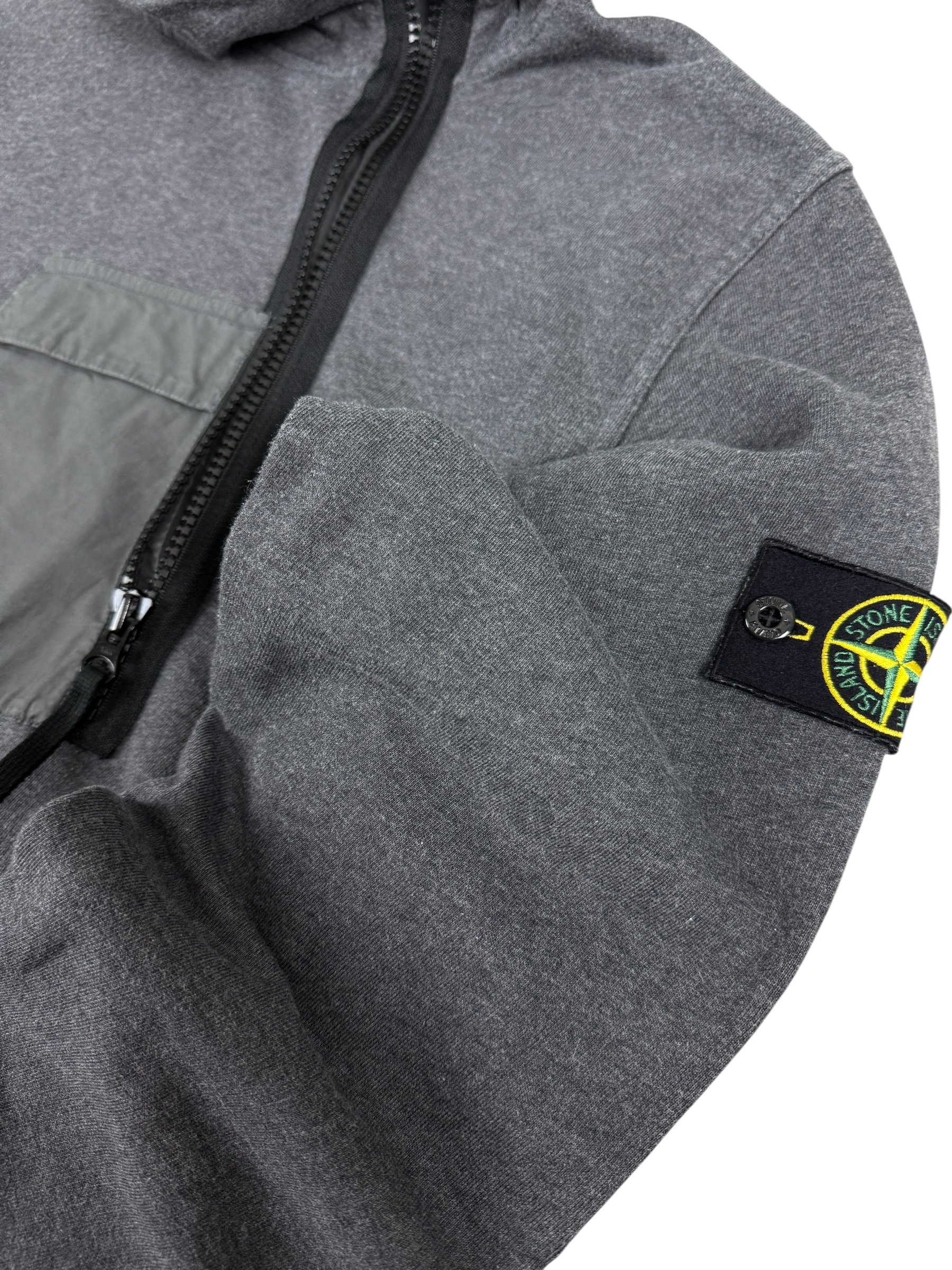 Sweat Stone Island gris taille L - Détail