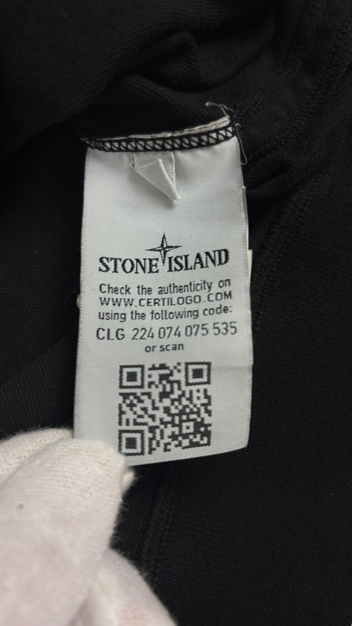 Sweat Stone Island noir taille S - Logo et étiquette