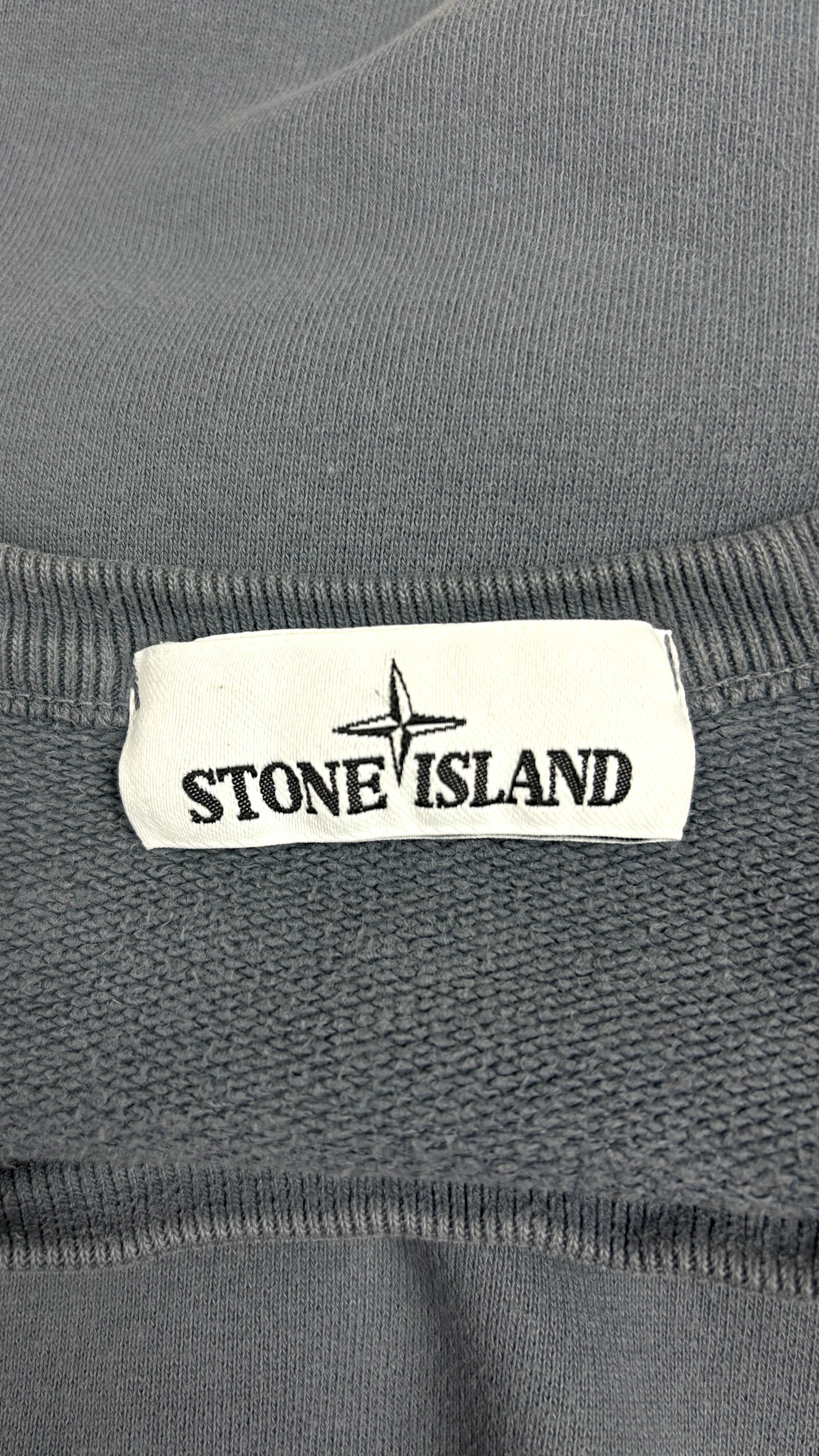 Sweat-shirt Stone Island bleu gris taille S, détail badge — vue 3