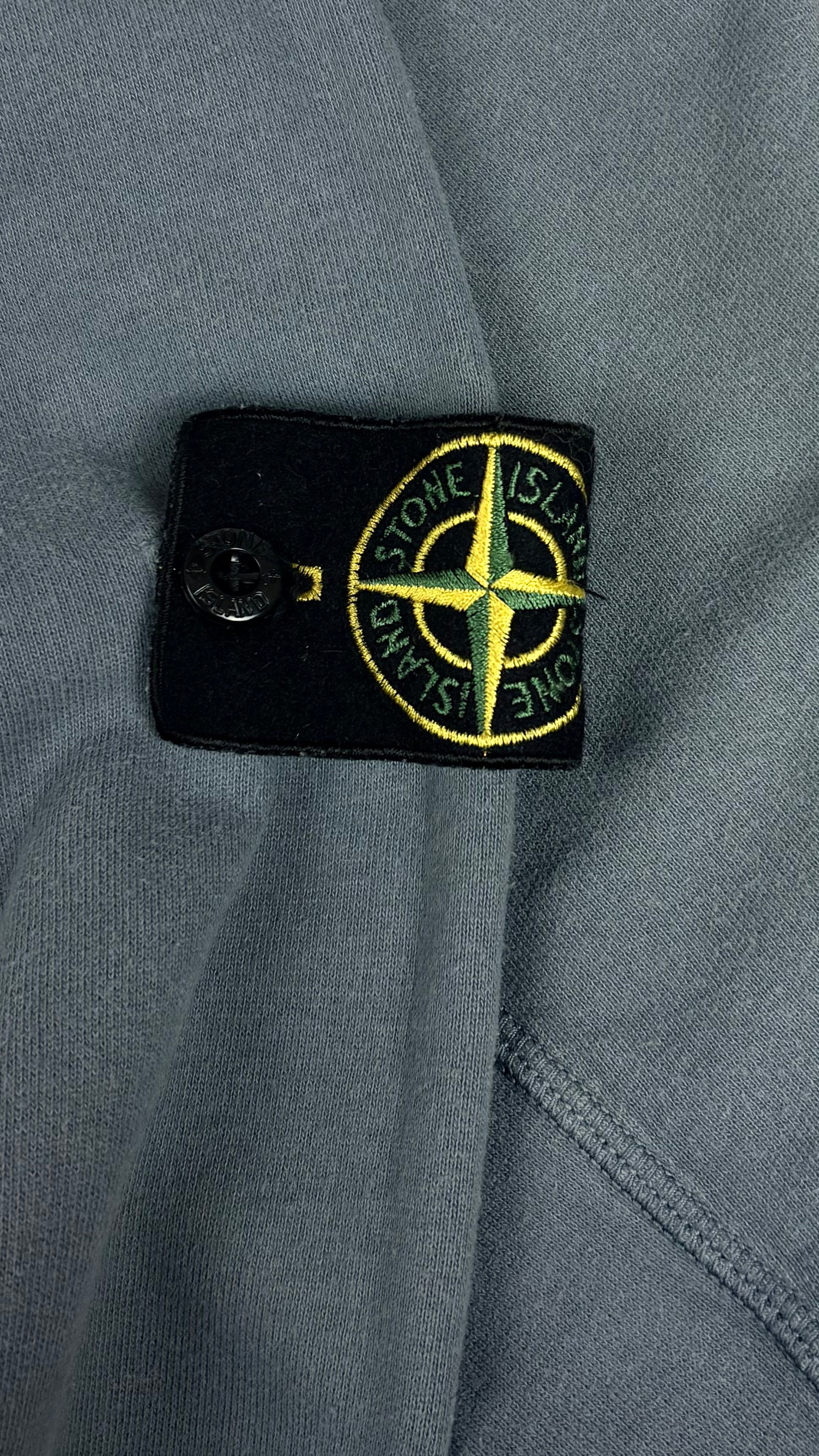 Sweat-shirt Stone Island bleu gris taille S, détail étiquette — vue 4