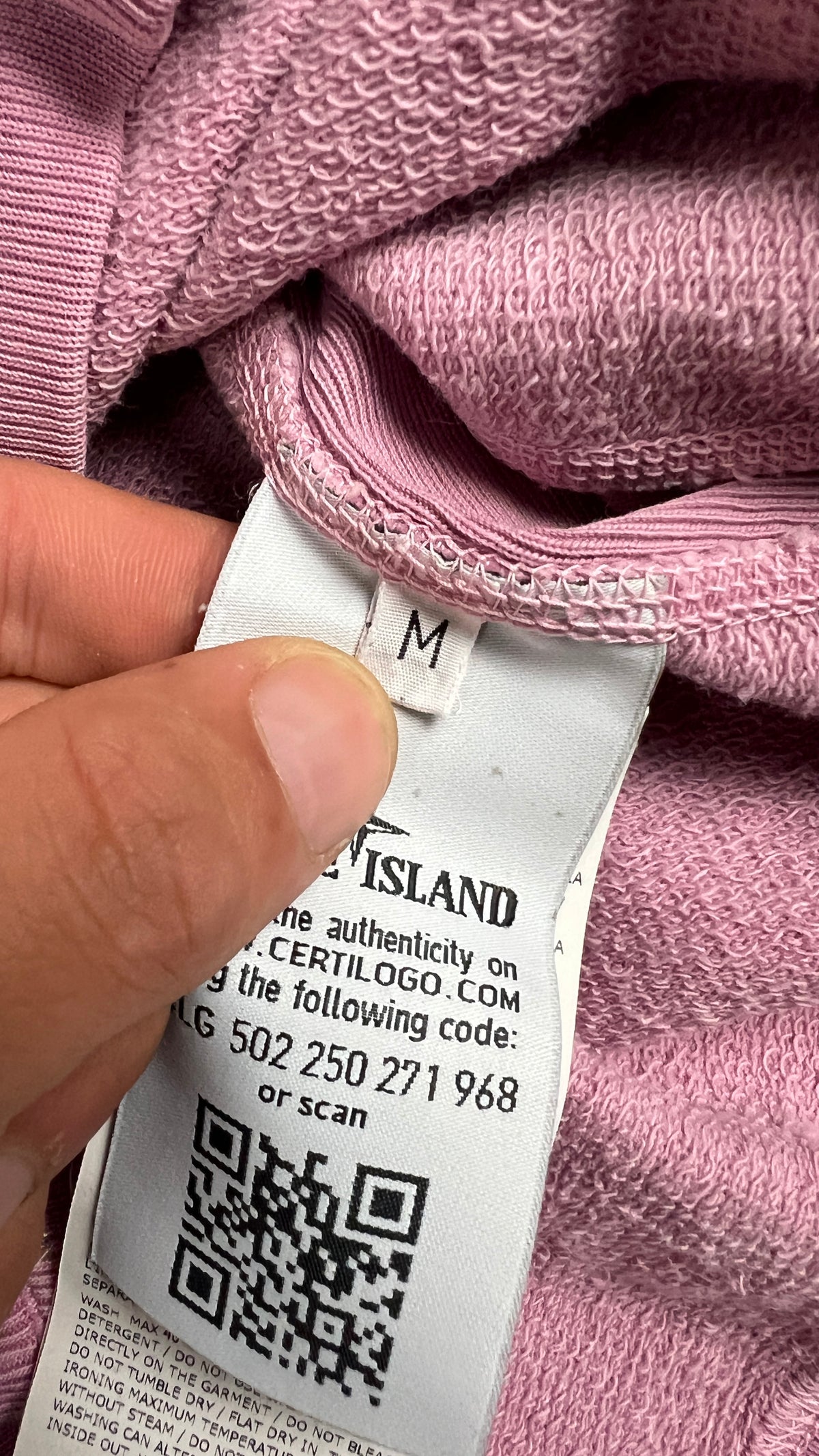 Sweat-shirt Stone Island Boussole rose, détail étiquettes et finitions — vue 6