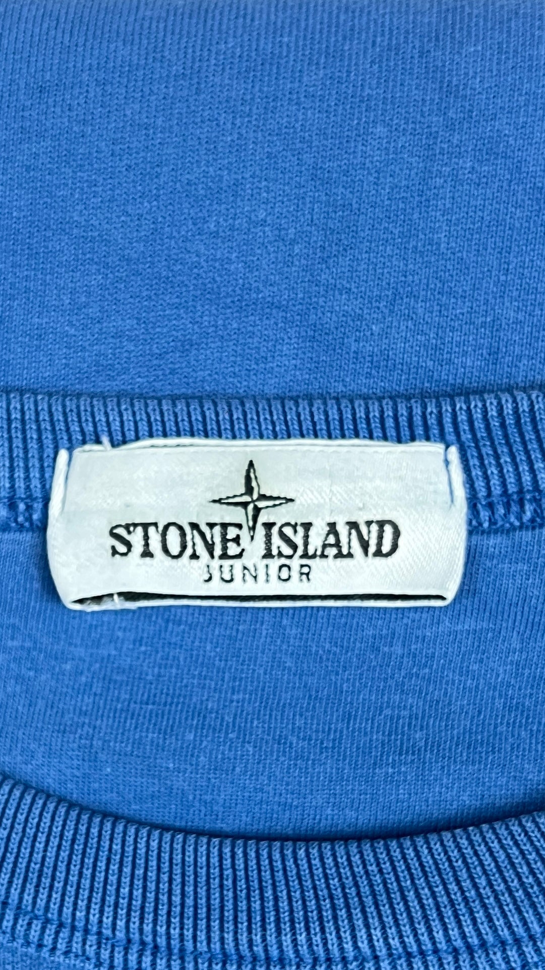 Sweat-shirt Crewneck Stone Island Junior bleu taille 12 ans, détail étiquettes et finitions — vue 4