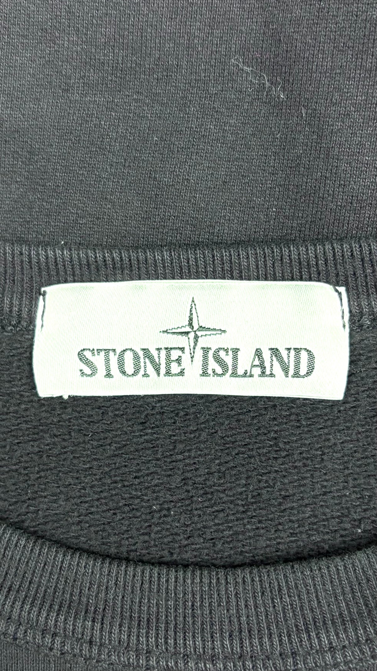 Sweat-shirt Crewneck Stone Island marine taille L, détail étiquettes et finitions — vue 3