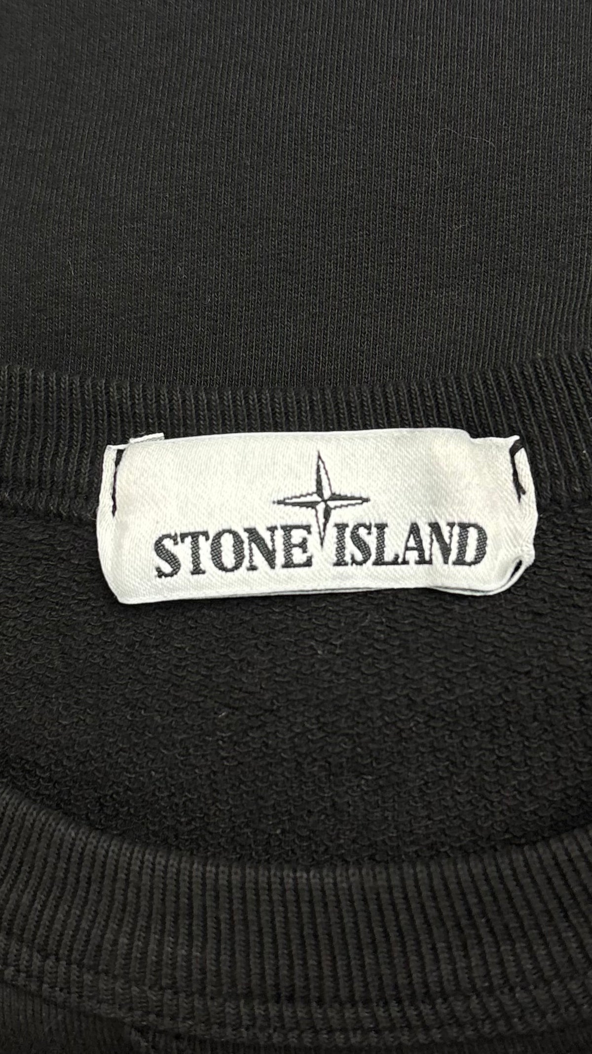 Sweat-shirt Crewneck Stone Island noir taille S, détail étiquettes et finitions — vue 4