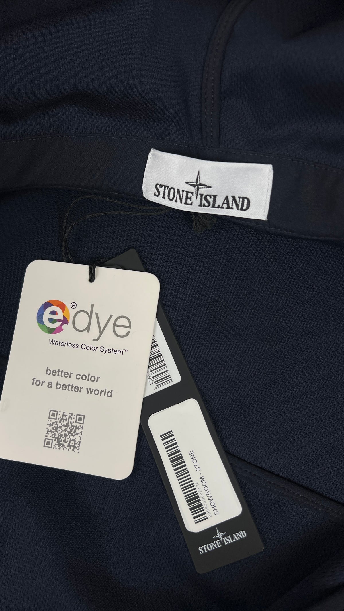 Veste à Capuche Stone Island Light Soft Shell-R e.Dye marine, détail étiquettes et finitions — vue 6