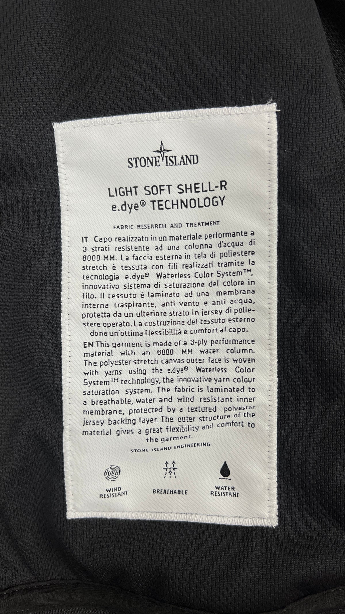 Veste à Capuche Stone Island Light Soft Shell-R e.Dye noir, détail étiquettes et finitions — vue 5
