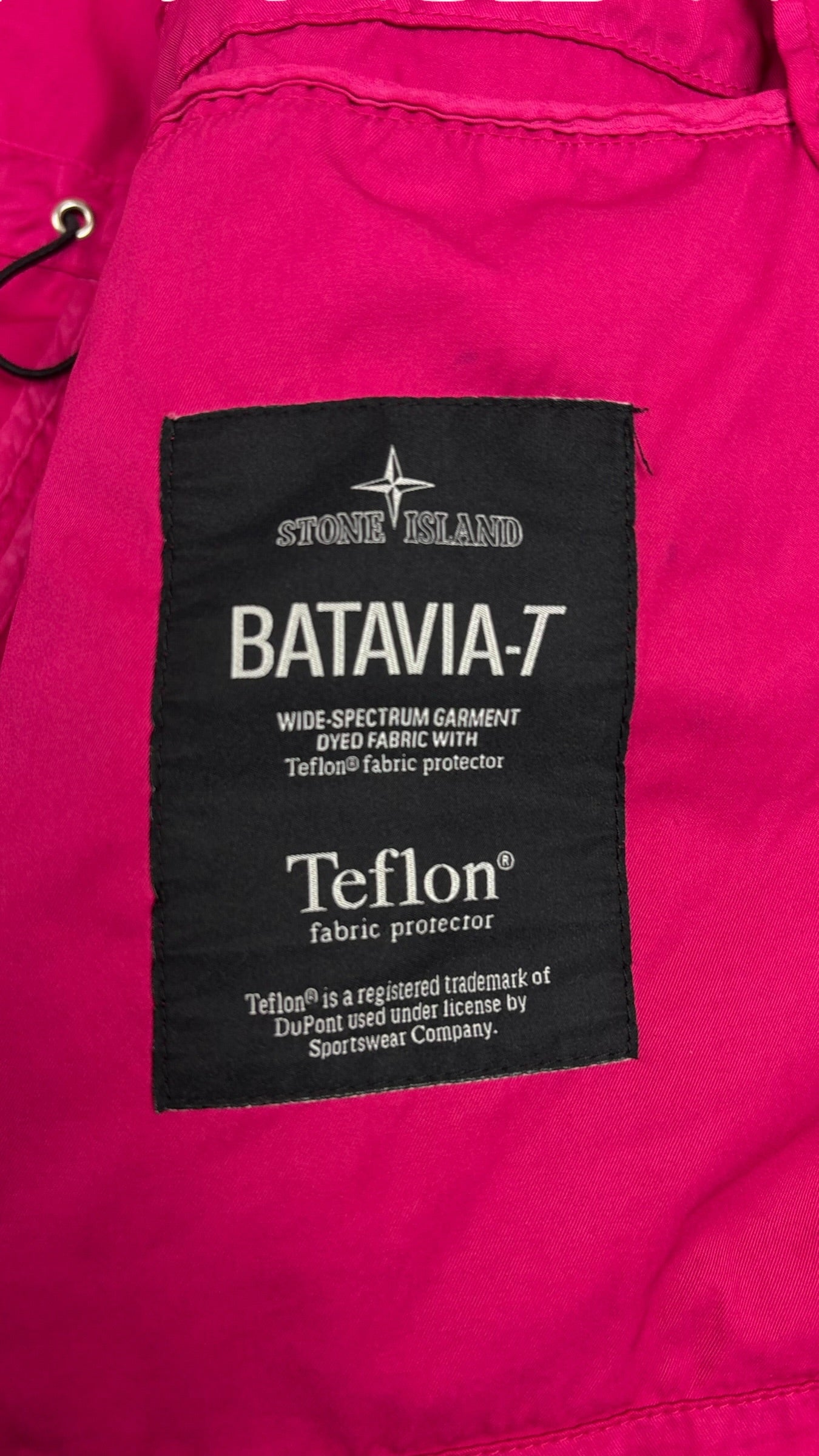 Veste Stone Island fuchsia taille S - Logo et étiquette