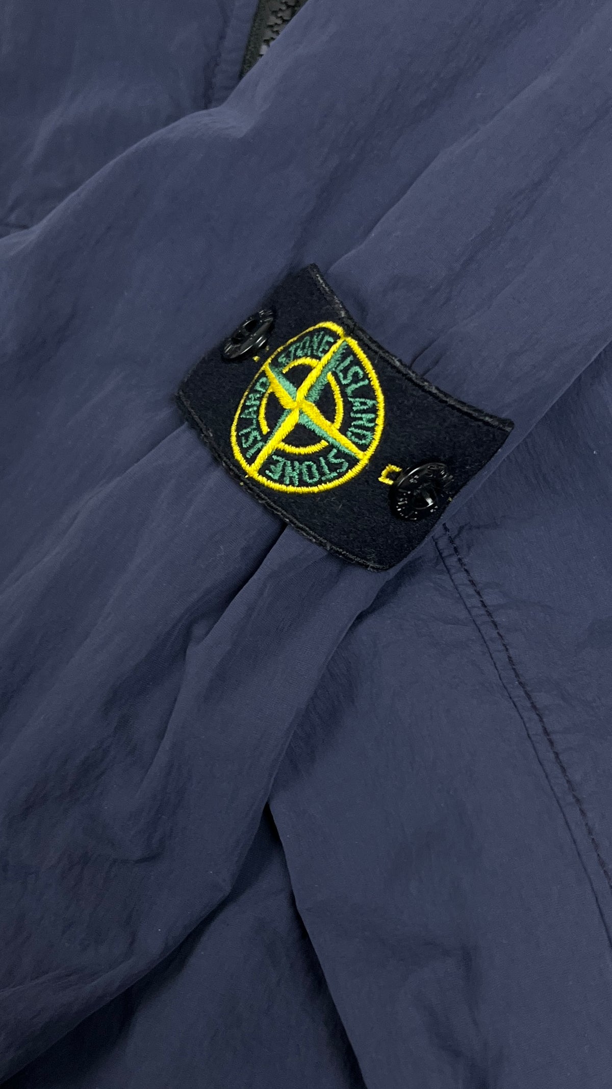 Veste Stone Island Junior Nylon marine taille 12 ans, détail étiquettes et finitions — vue 3