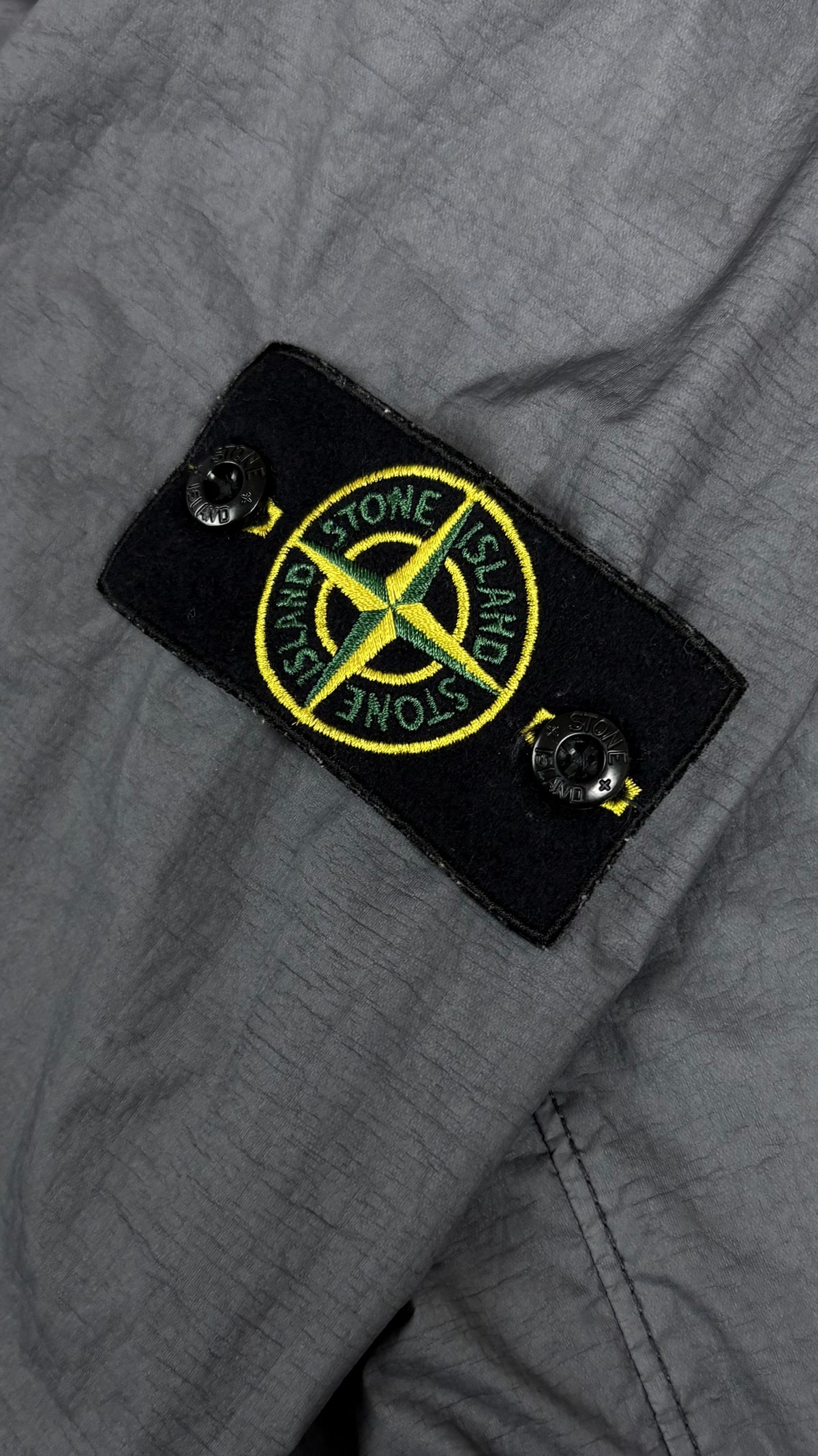 Veste Stone Island Membrana 3L TC Nylon gris taille L, détail étiquettes et finitions — vue 4