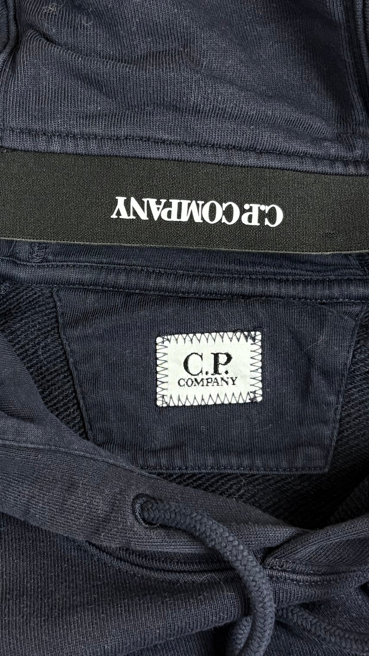 Sweat-shirt Hoodie C.P Company Lens Bande Logo Marine Taille M – photo complémentaire 1 – NB08 Shop