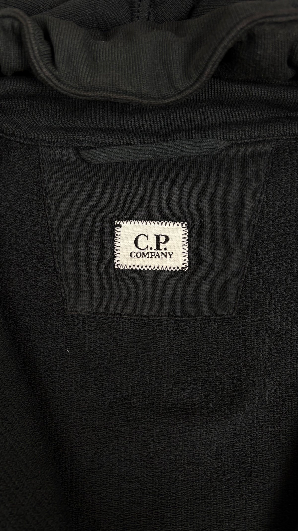 Gilet Zippé C.P Company Lens Noir Taille S – photo complémentaire 1 – NB08 Shop