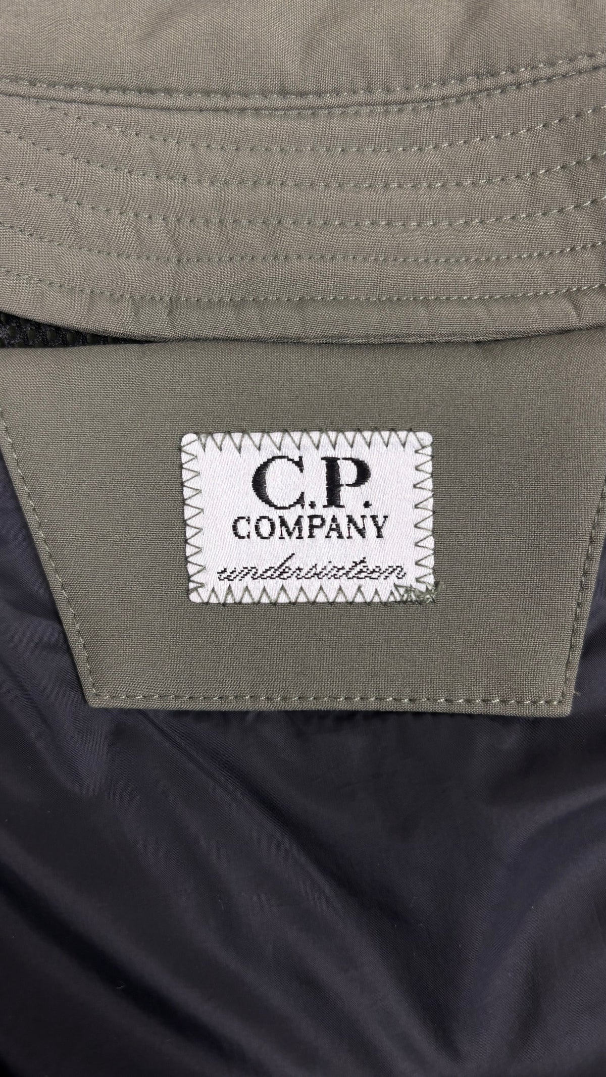 Veste Hybride à Capuche C.P Company Junior Shell-R Vintage Kaki Taille 12 ans – photo complémentaire 1 – NB08 Shop