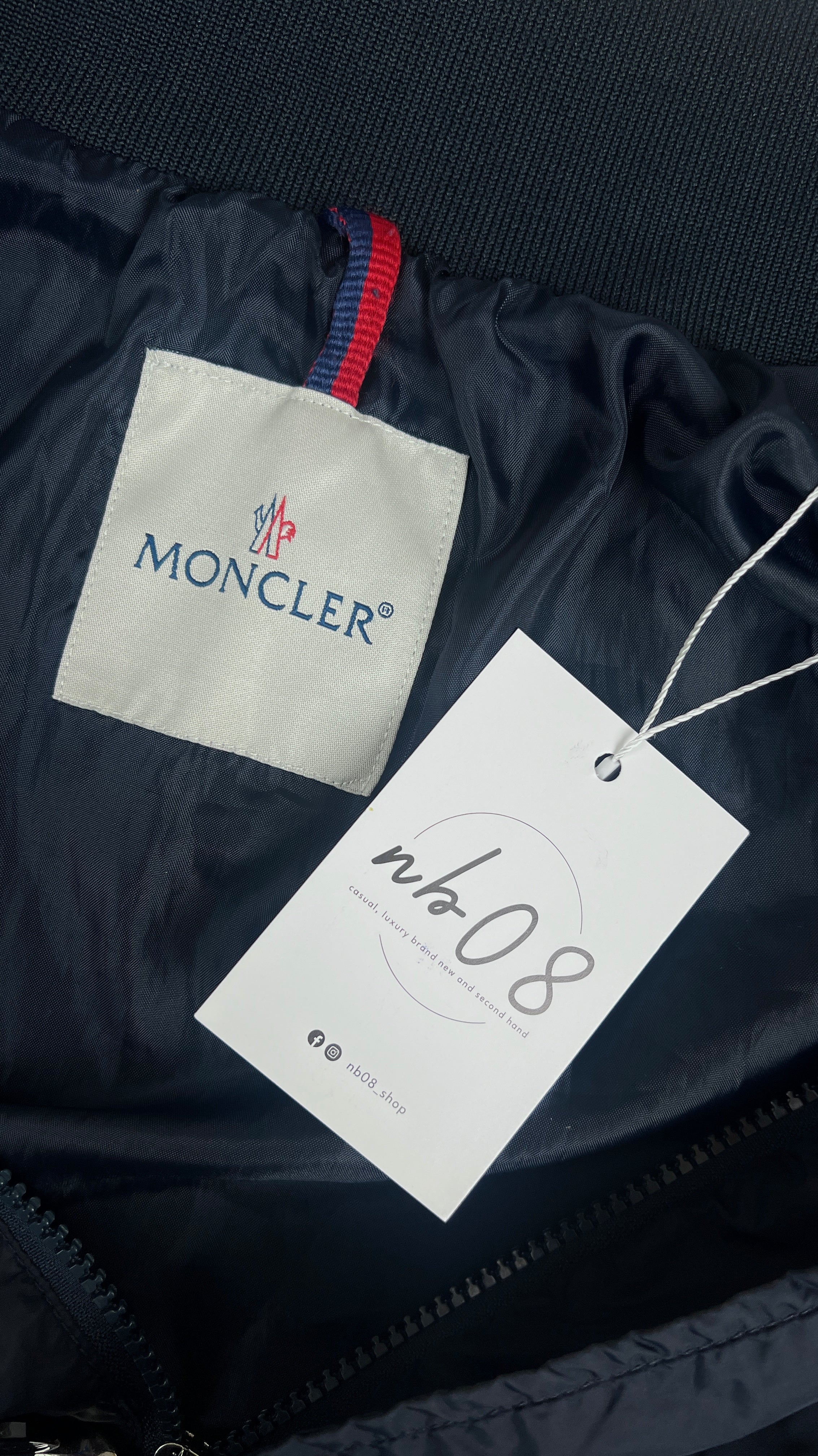 Veste légère Moncler Halesia bleu marine taille XL - logo et étiquette
